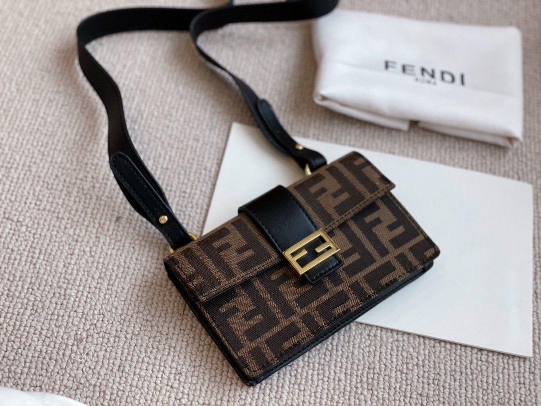 Luxury  Bags Fendi 130