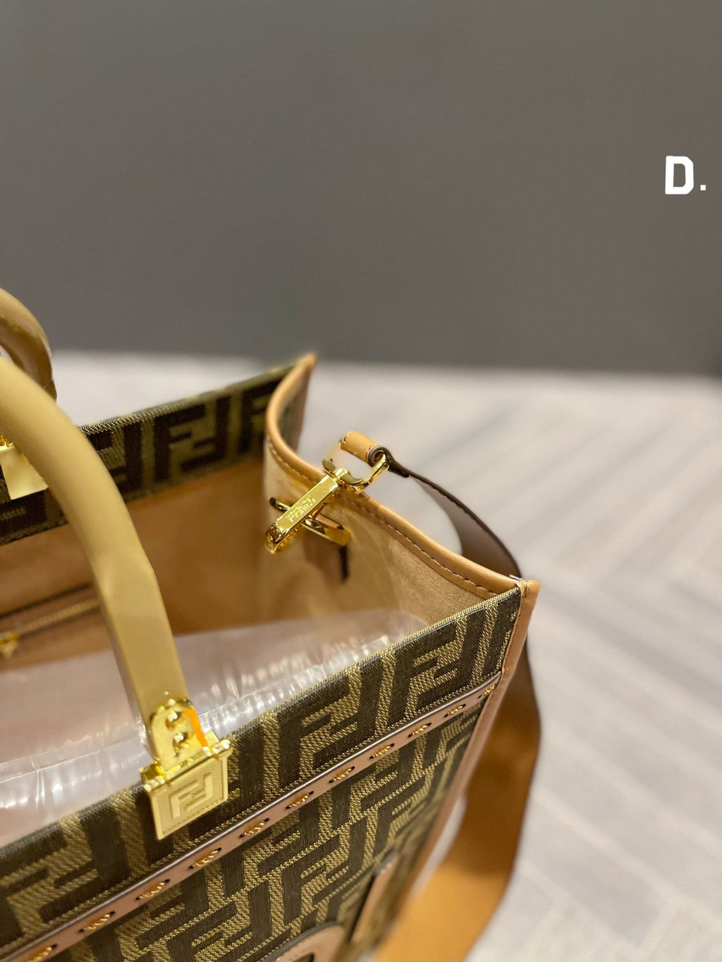 Luxury  Bags Fendi 273