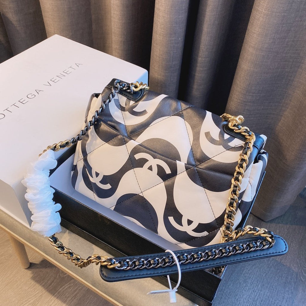 Designer Handbags Chanel 059