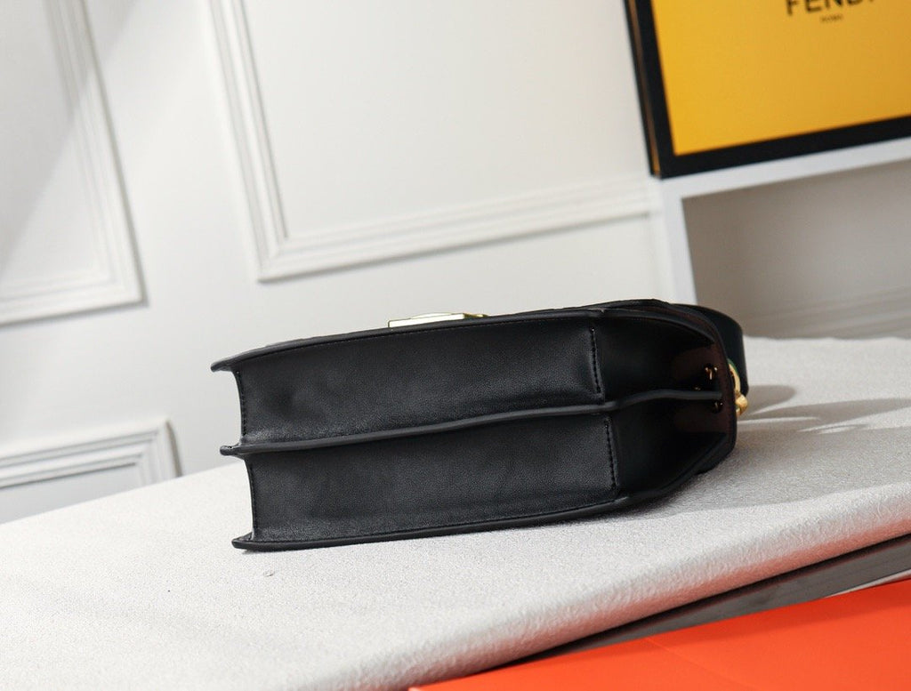 Luxury  Bags Fendi 070