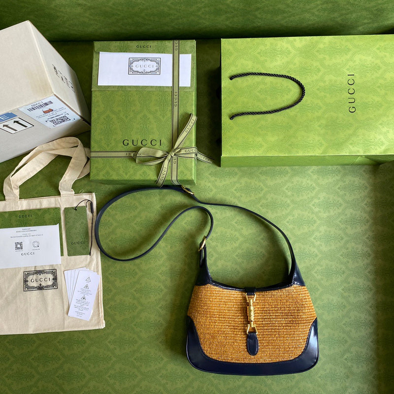 Gucci   Luxury Bags  1045