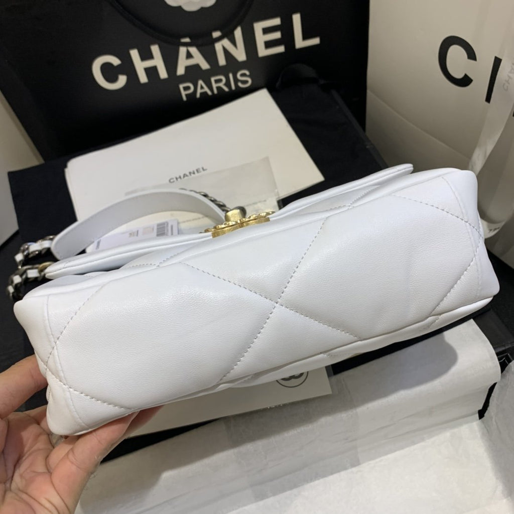 CHANEL 19 Flap Bag