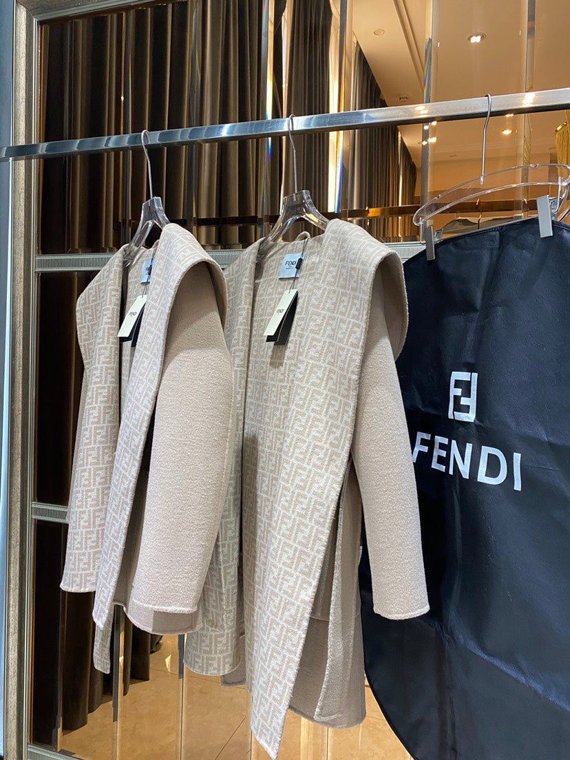LuxuryWrap Coat  Fendi 003