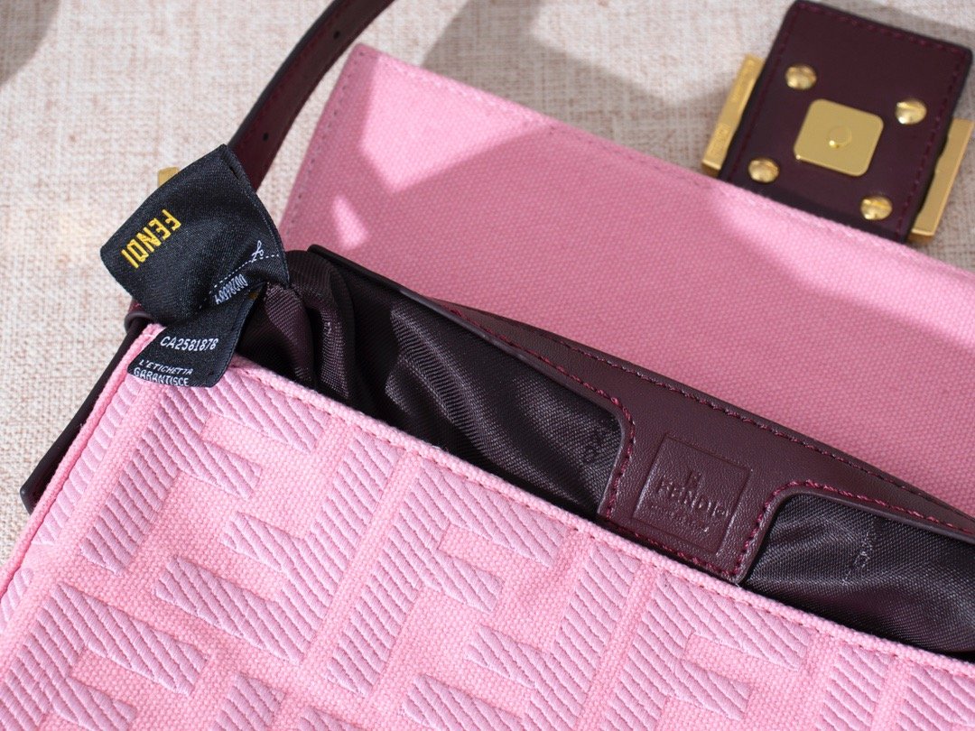 Luxury  Bags Fendi 079