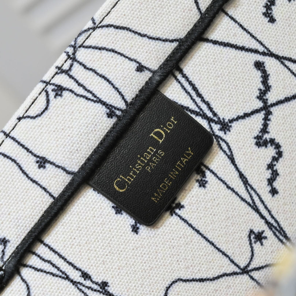 Luxury Handbags Christian Dior 295