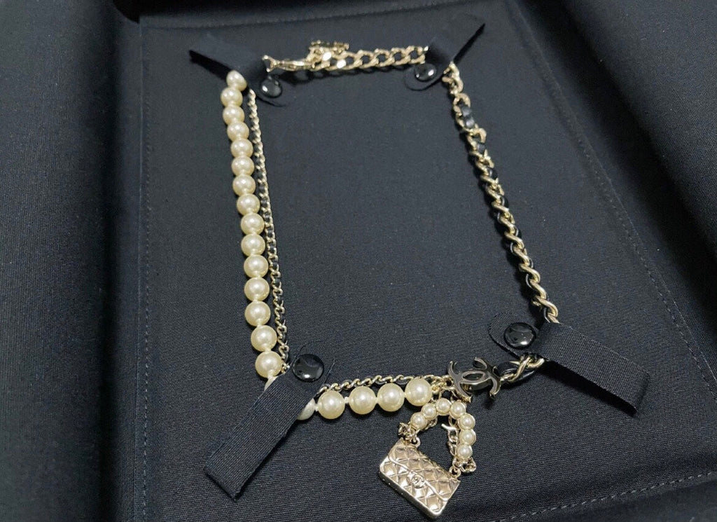 BG - Holiday Necklace chanel044