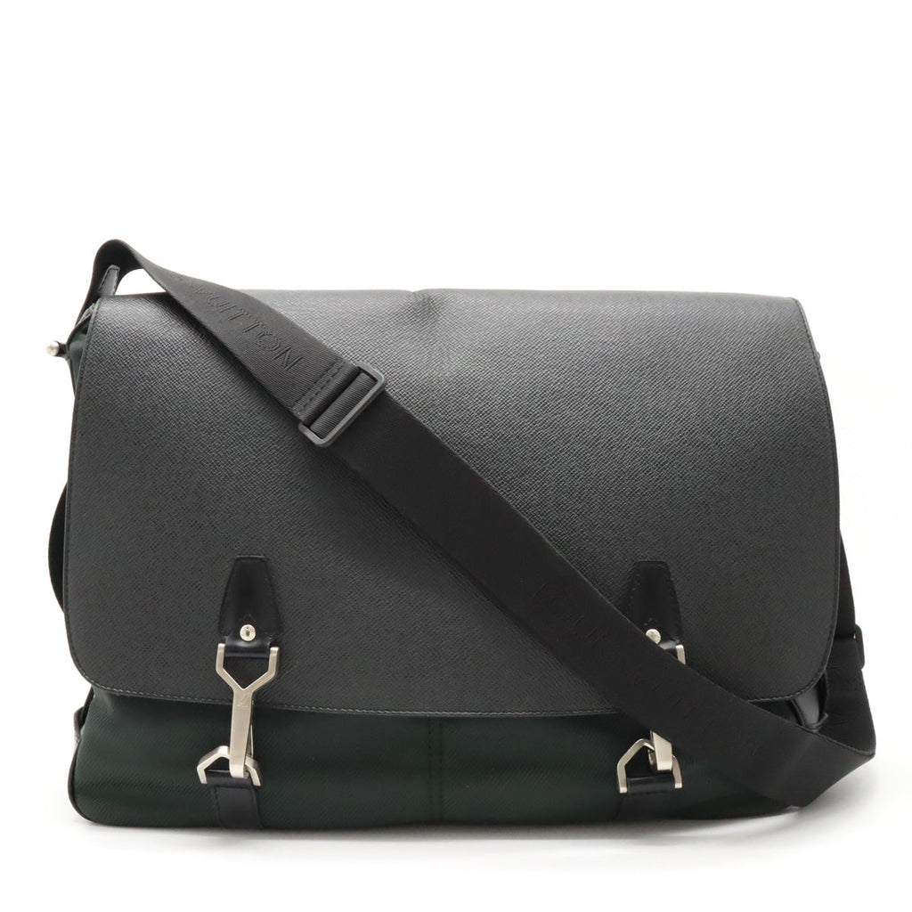 Louis Vuitton Louis Vuitton Tyga Delso Messenger Bag Black M30162