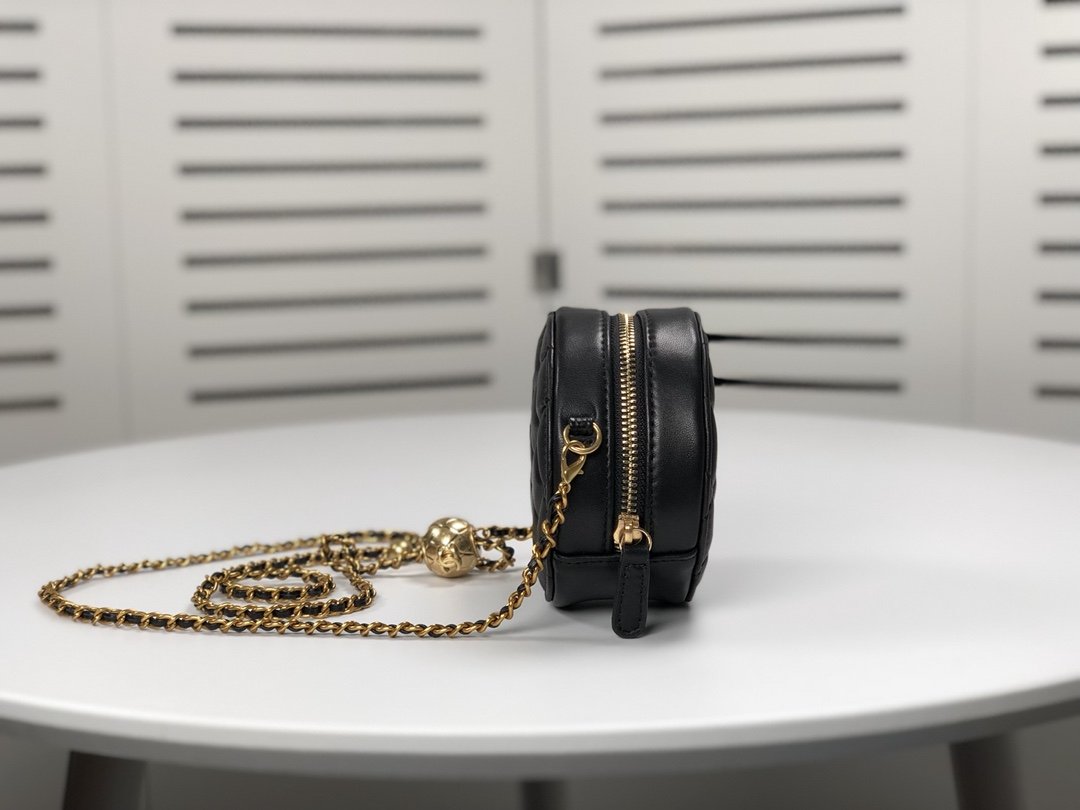 Designer Handbags Chanel 228