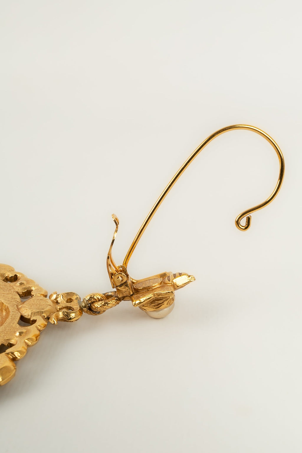 Boucle d'oreille Christian Dior Haute Couture circa 90