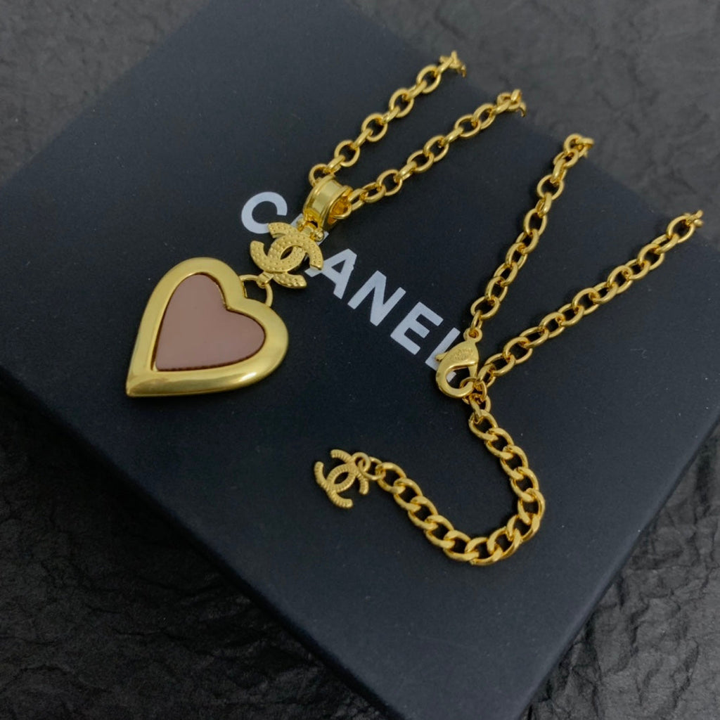 BG - Holiday Necklace chanel042