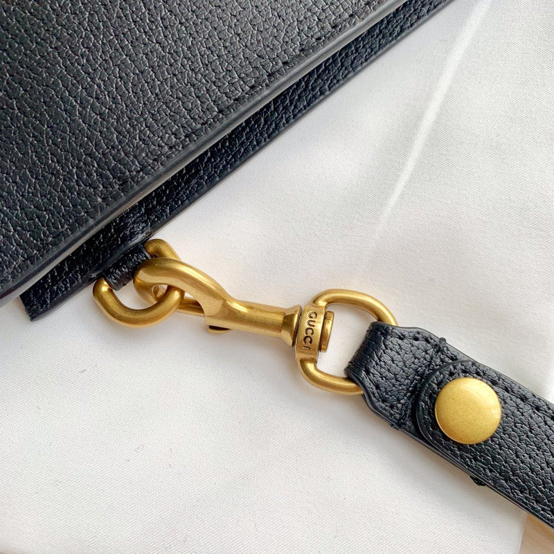 Gucci   Luxury Bags  1322