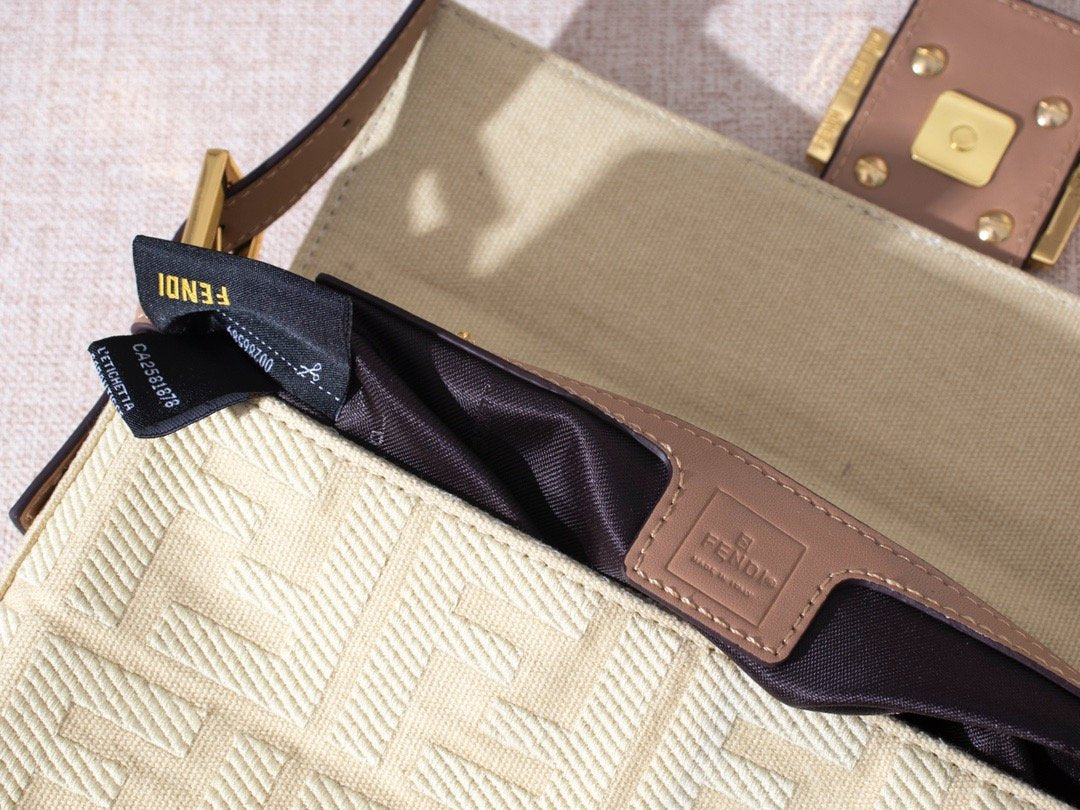 Luxury  Bags Fendi 080