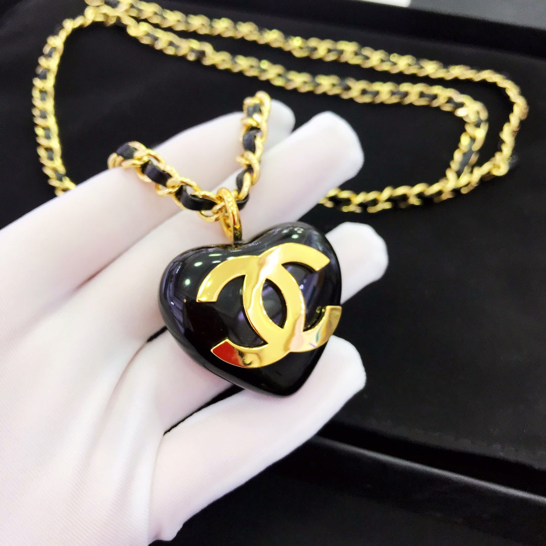 BG - Holiday Necklace chanel052