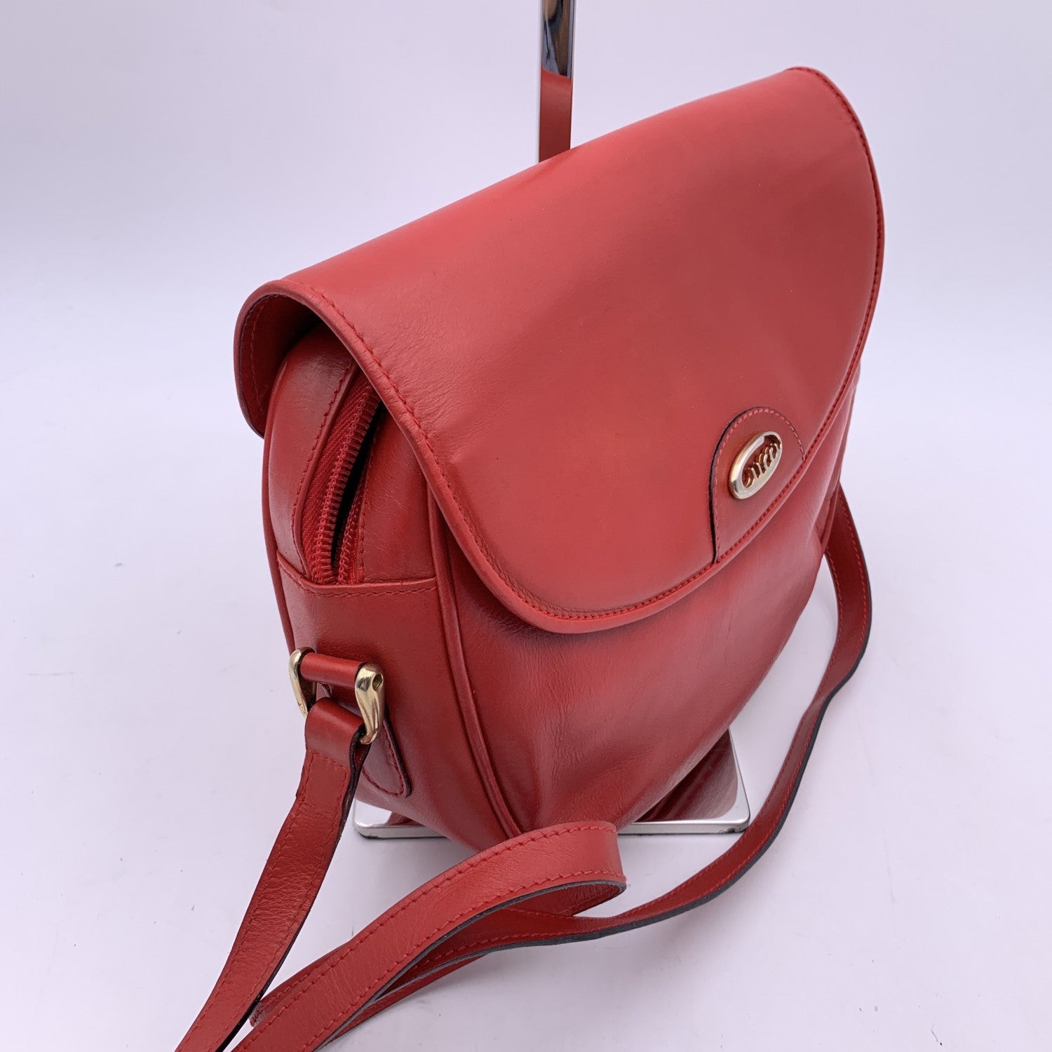 Gucci Vintage Red Leather Flap Crossbody Messenger Bag