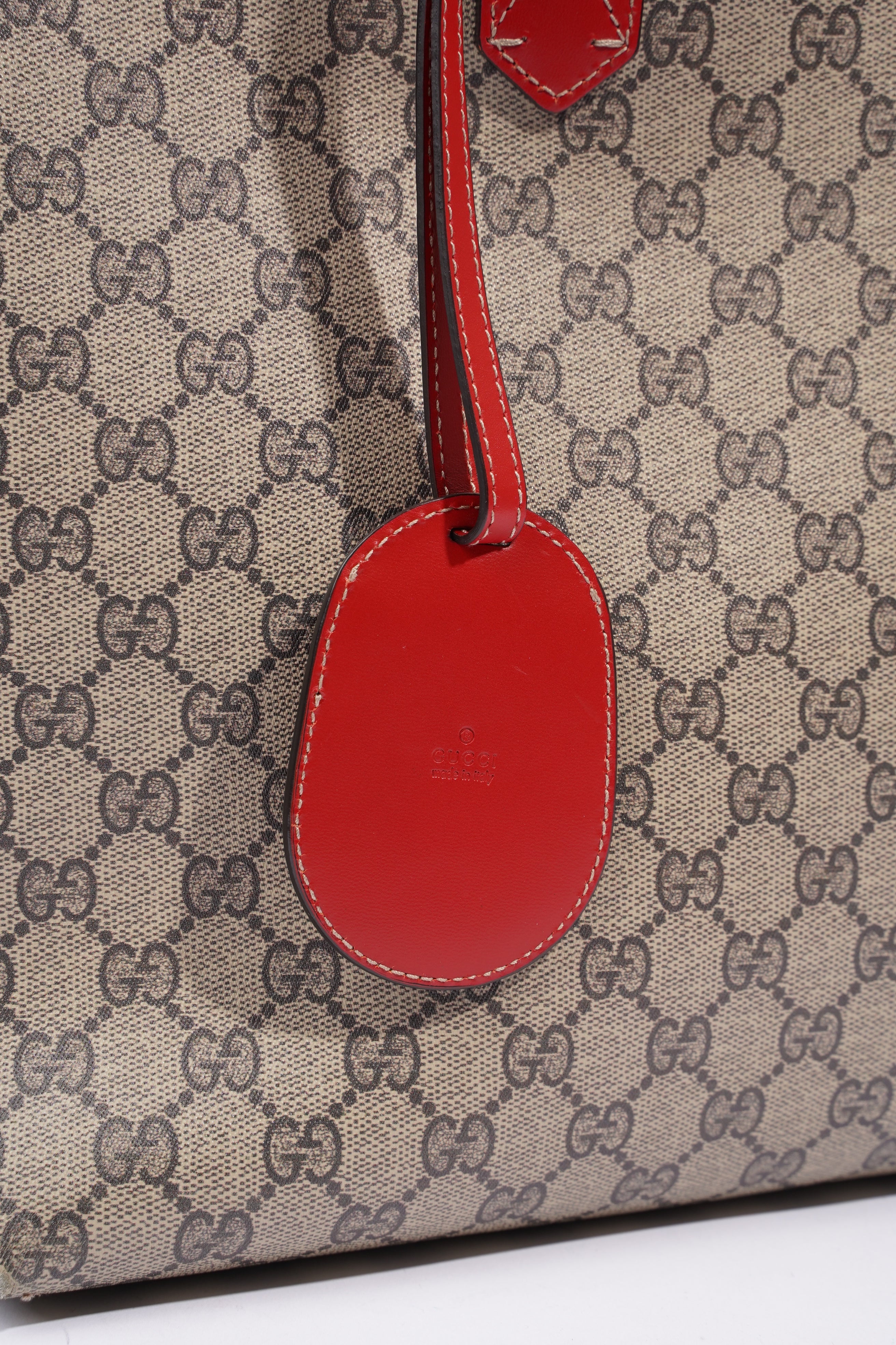 Gucci Reversible Supreme GG Tote Beige / Red