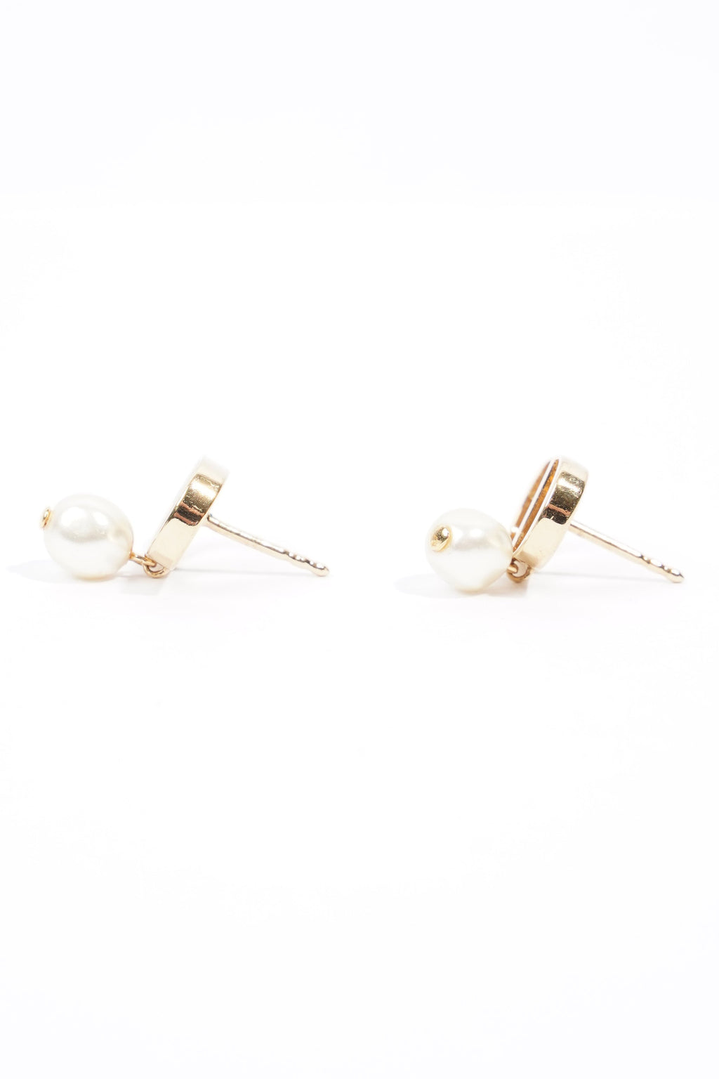 Christian Dior Petit CD Earrings Gold / Pearl Base Metal