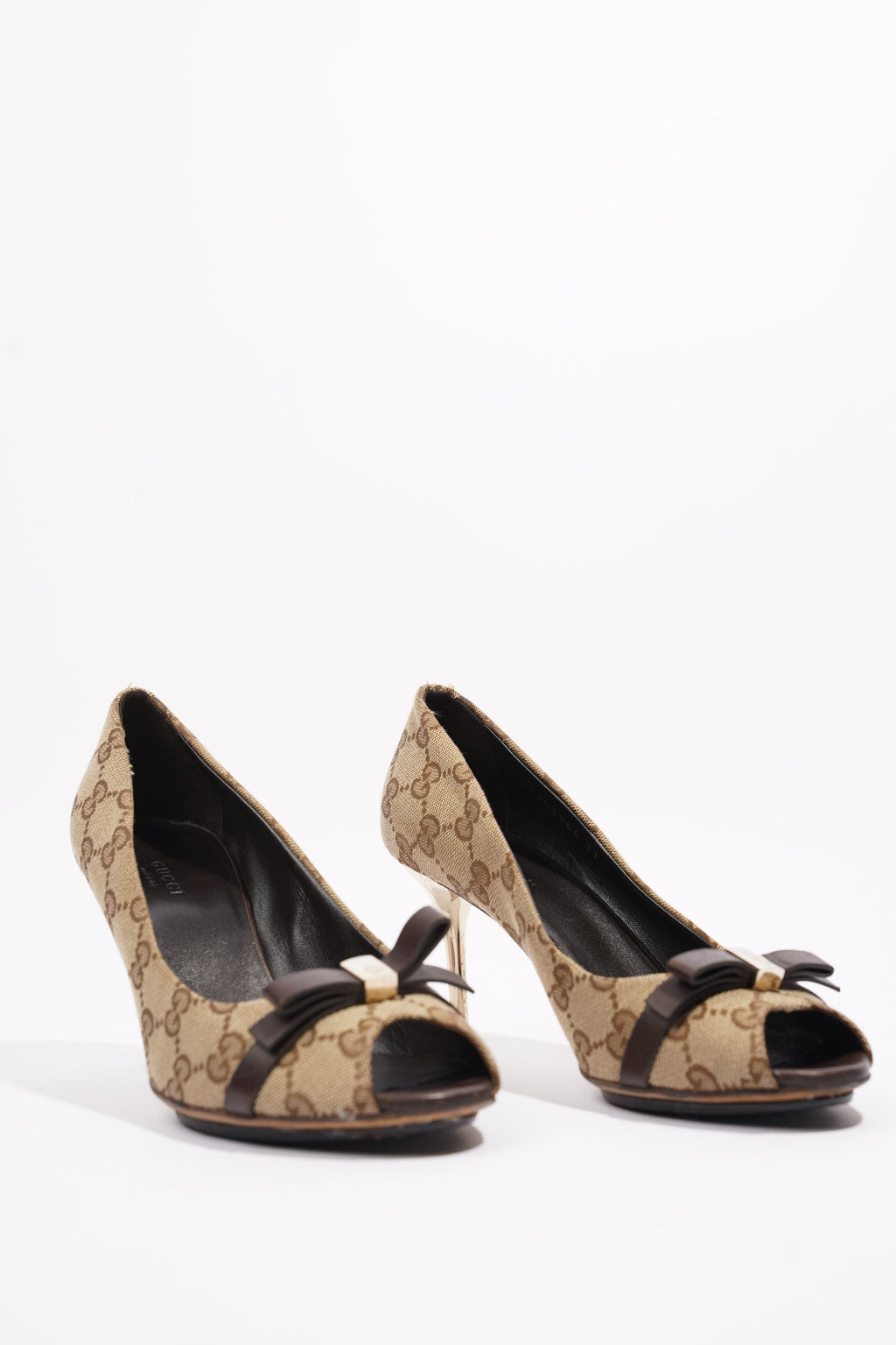 Gucci GG Pumps Beige / Brown Canvas EU 37 UK 4