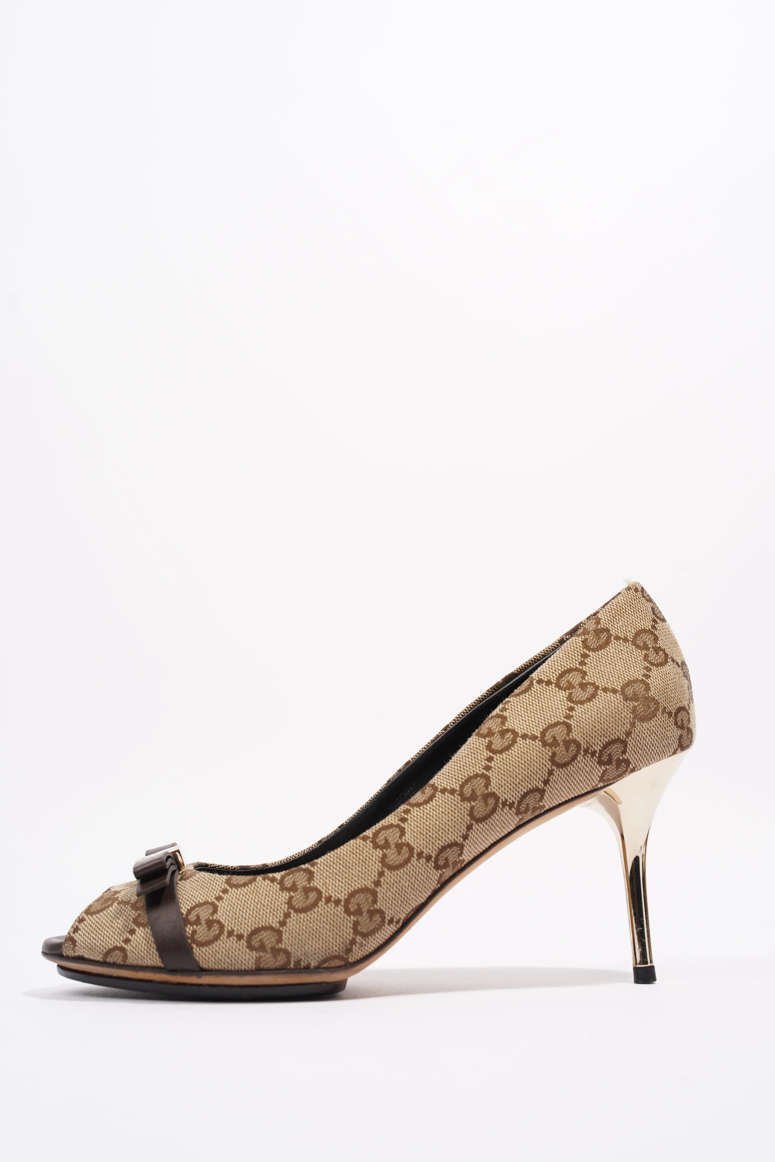 Gucci GG Pumps Beige / Brown Canvas EU 37 UK 4