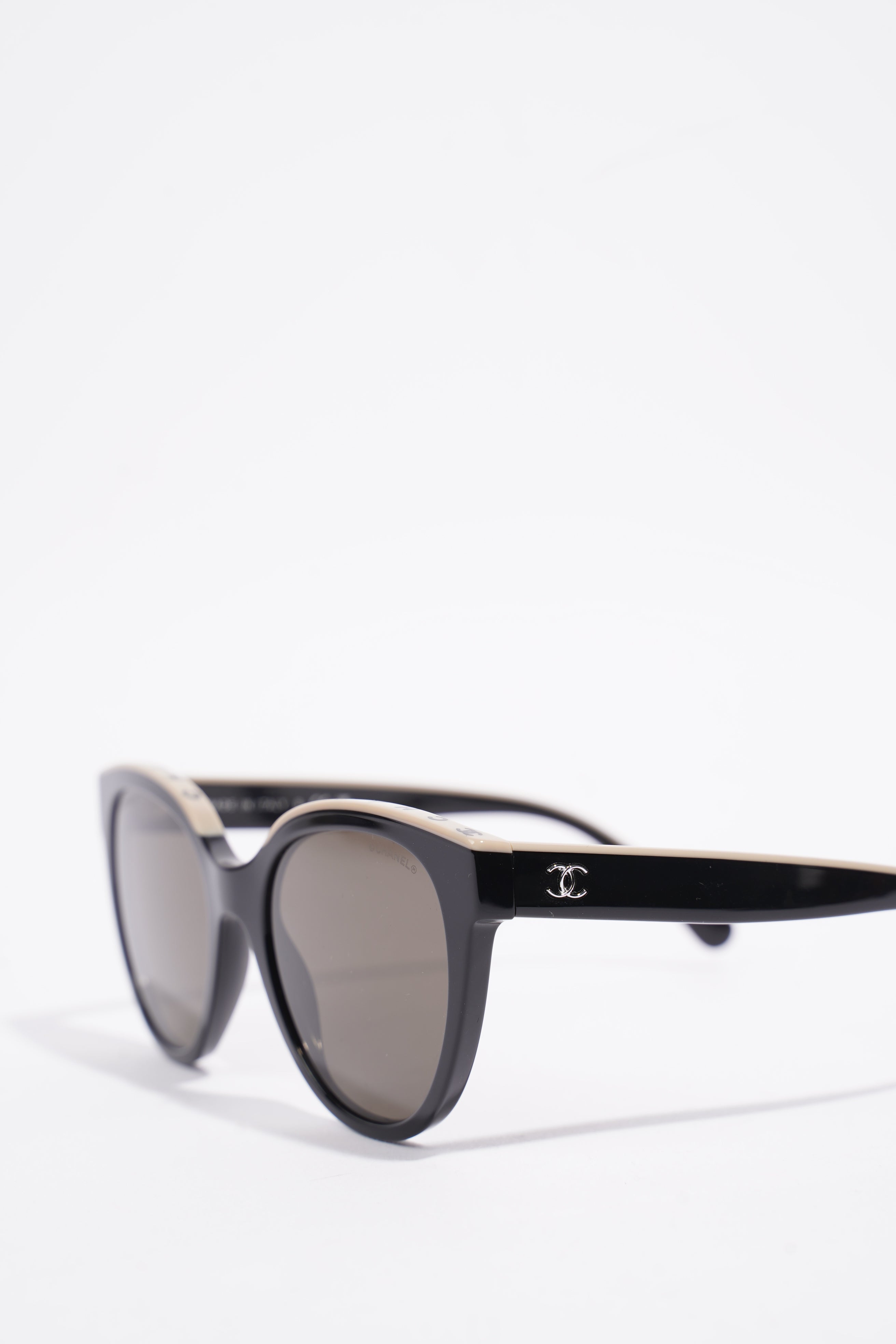 Chanel 5414 Sunglasses Black / Beige Acetate 140mm