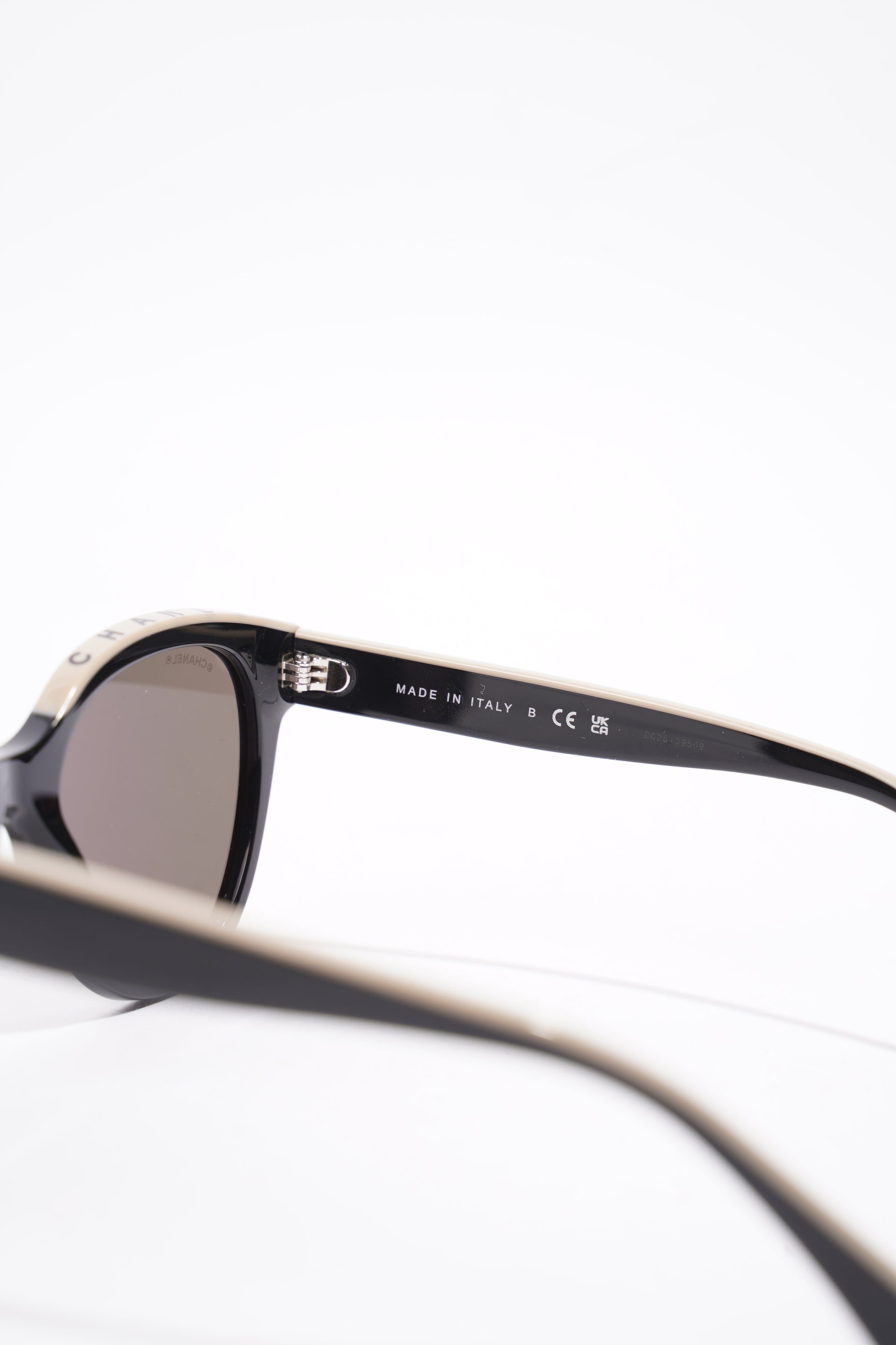 Chanel 5414 Sunglasses Black / Beige Acetate 140mm