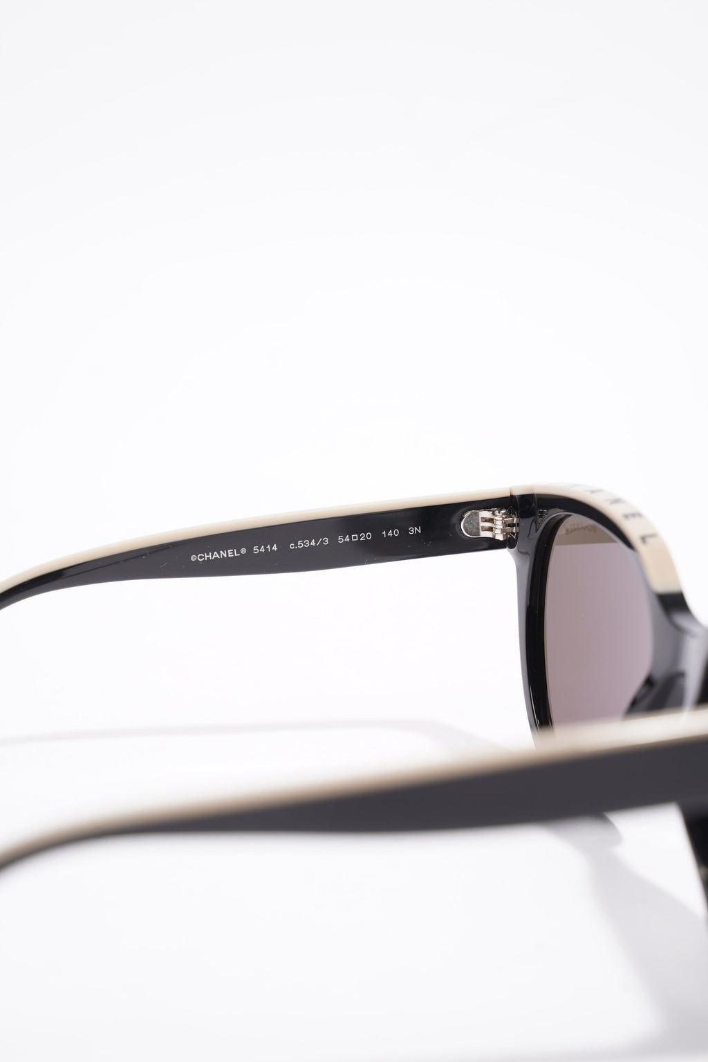 Chanel 5414 Sunglasses Black / Beige Acetate 140mm