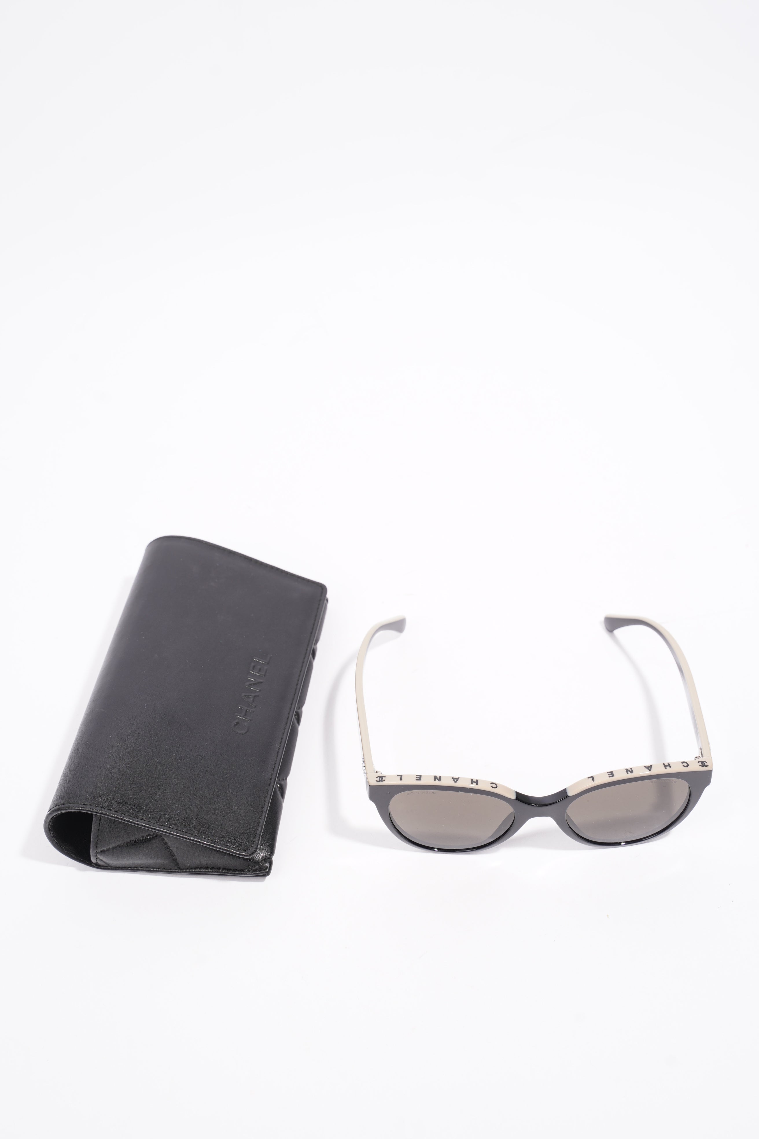 Chanel 5414 Sunglasses Black / Beige Acetate 140mm