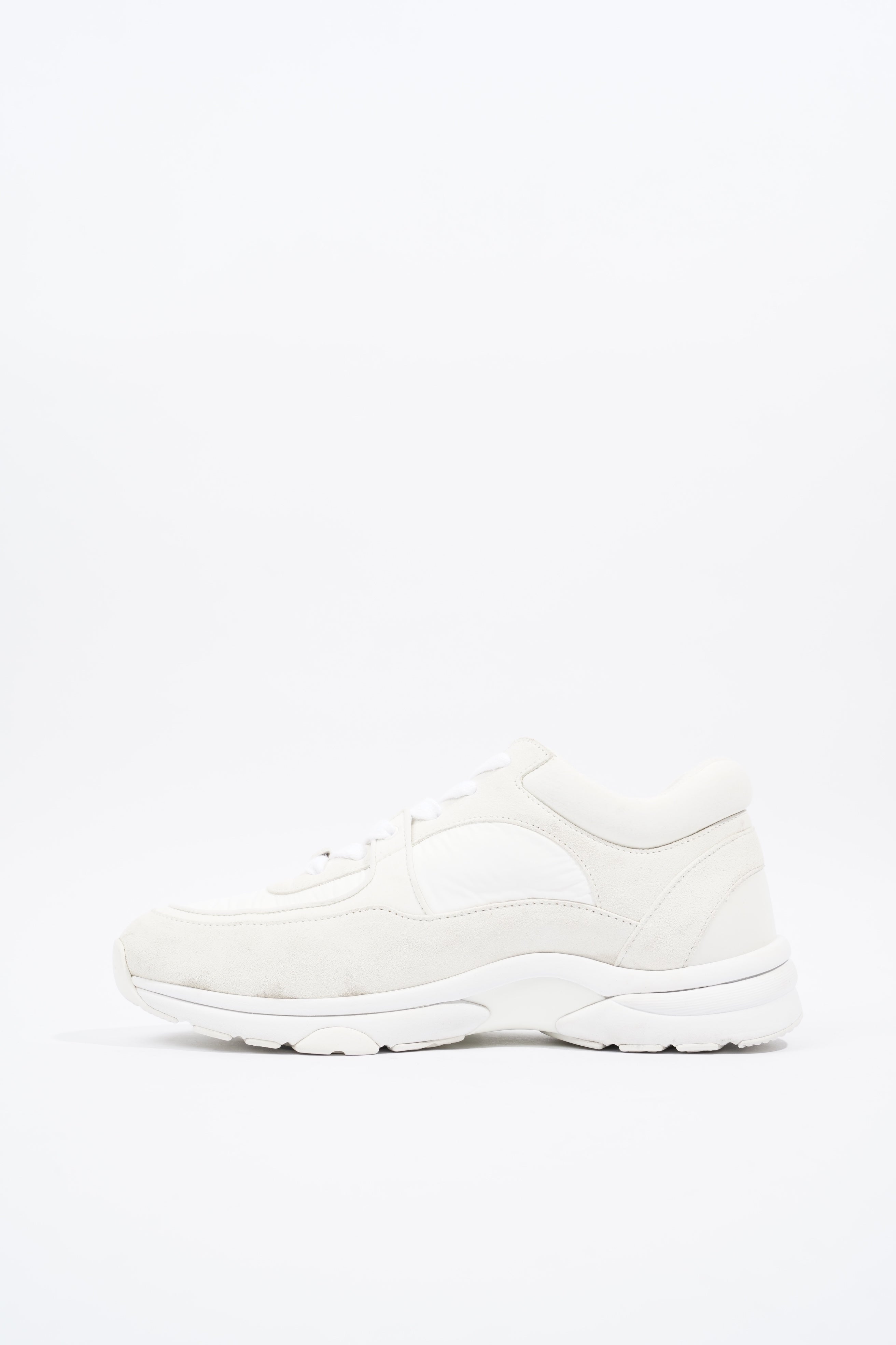 Chanel CC Logo Sneaker White Suede EU 39 UK 6