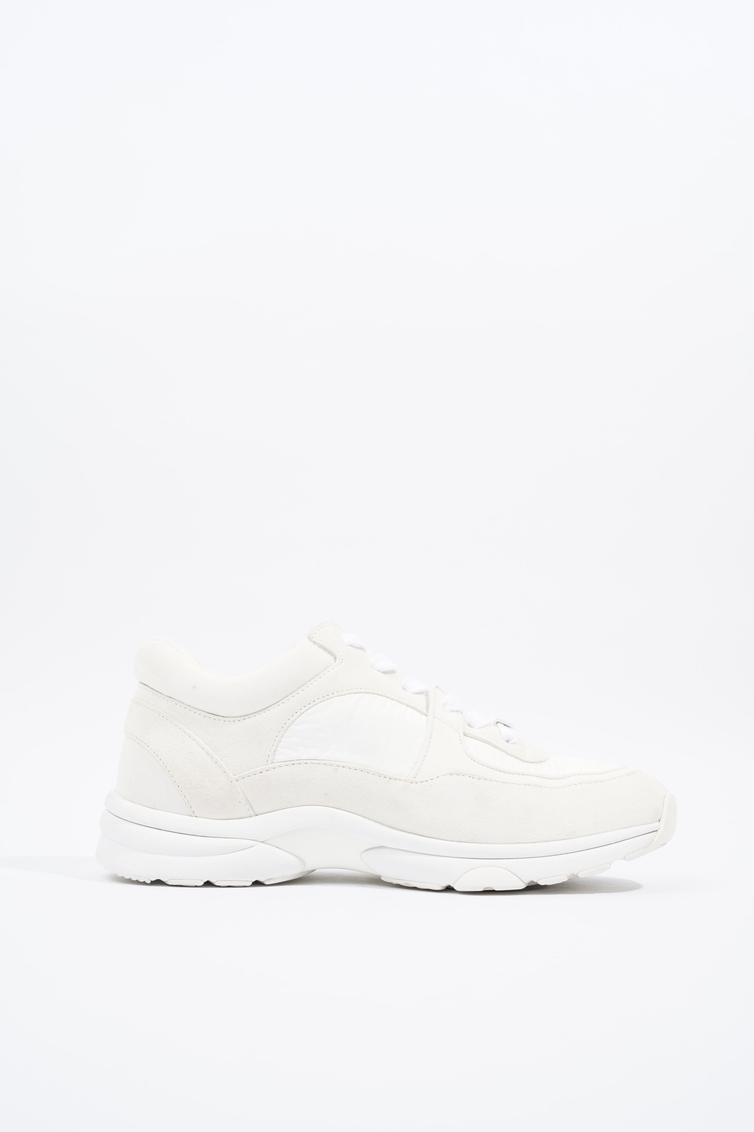 Chanel CC Logo Sneaker White Suede EU 39 UK 6
