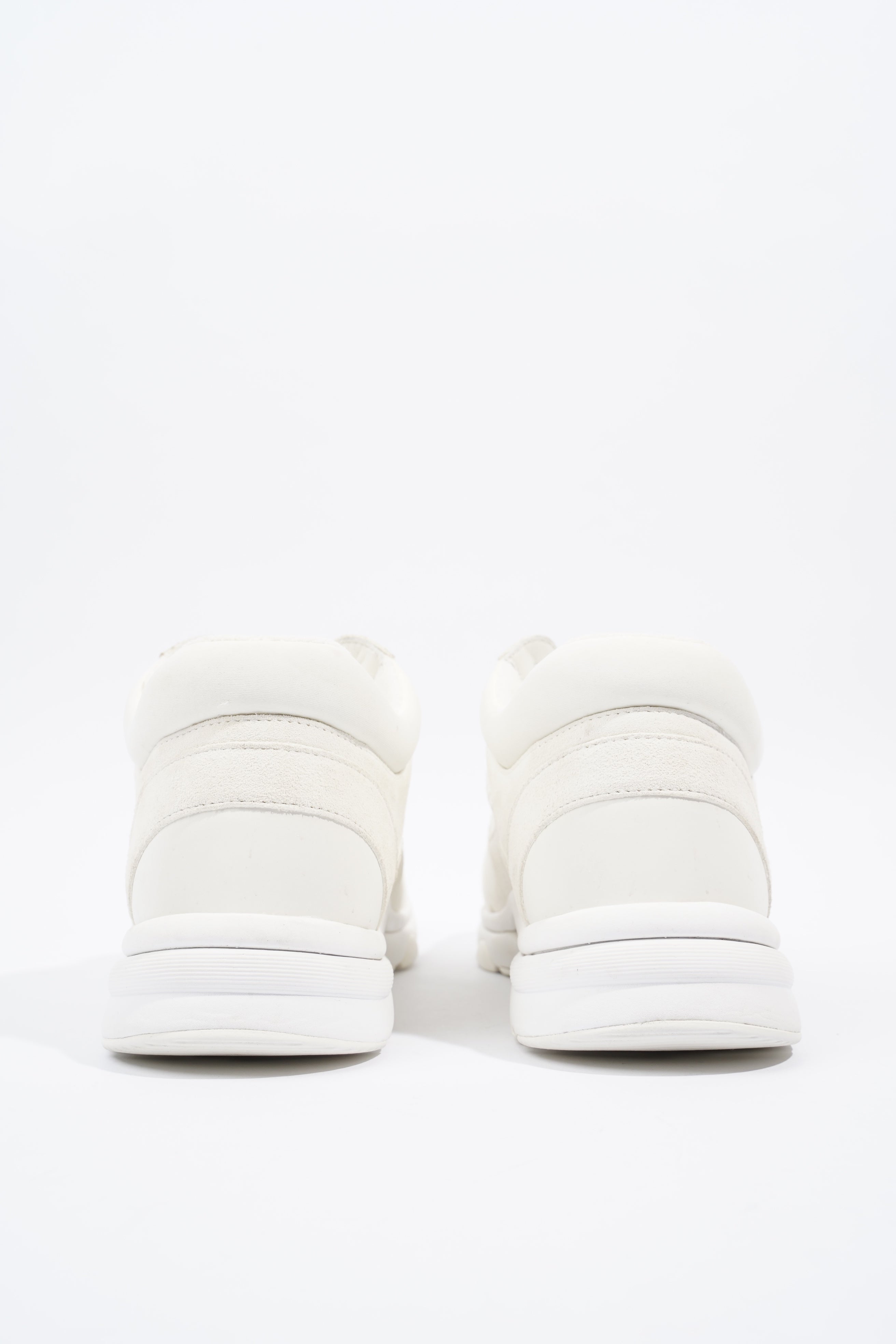 Chanel CC Logo Sneaker White Suede EU 39 UK 6