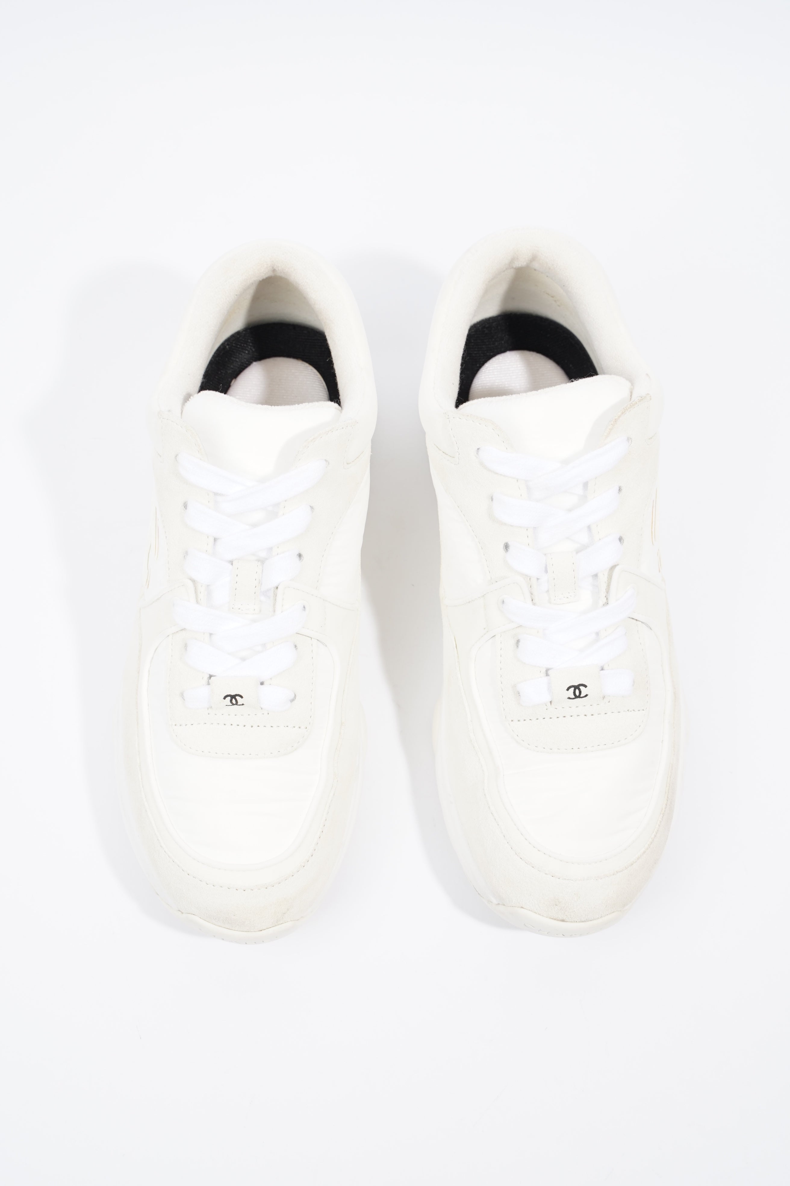Chanel CC Logo Sneaker White Suede EU 39 UK 6