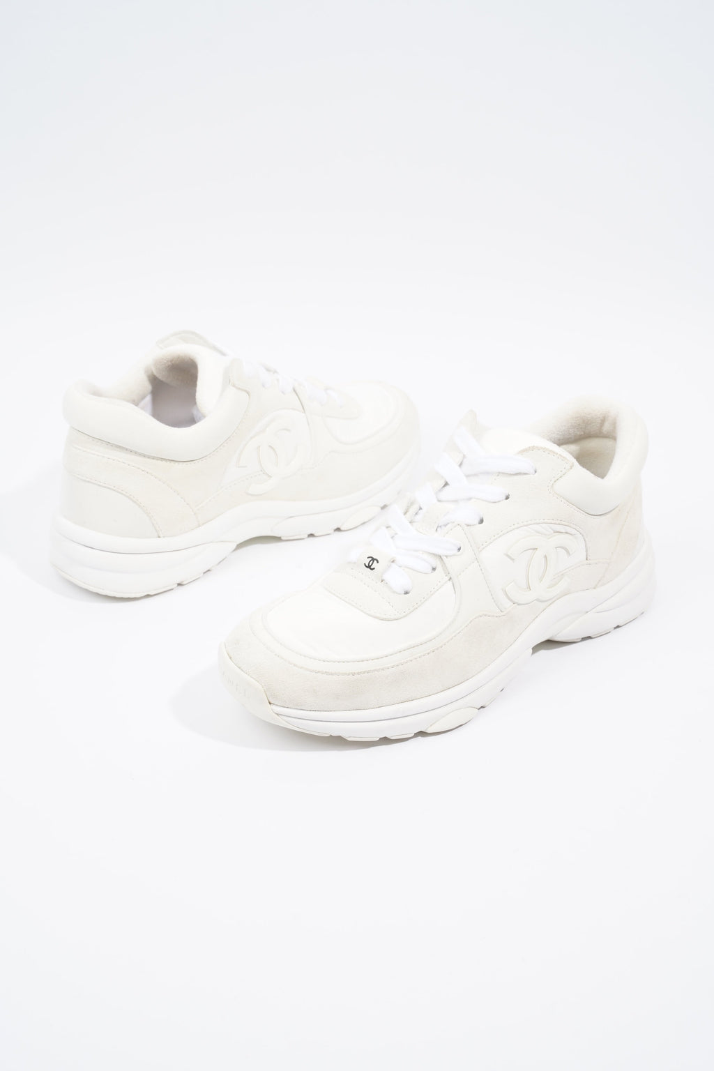Chanel CC Logo Sneaker White Suede EU 39 UK 6