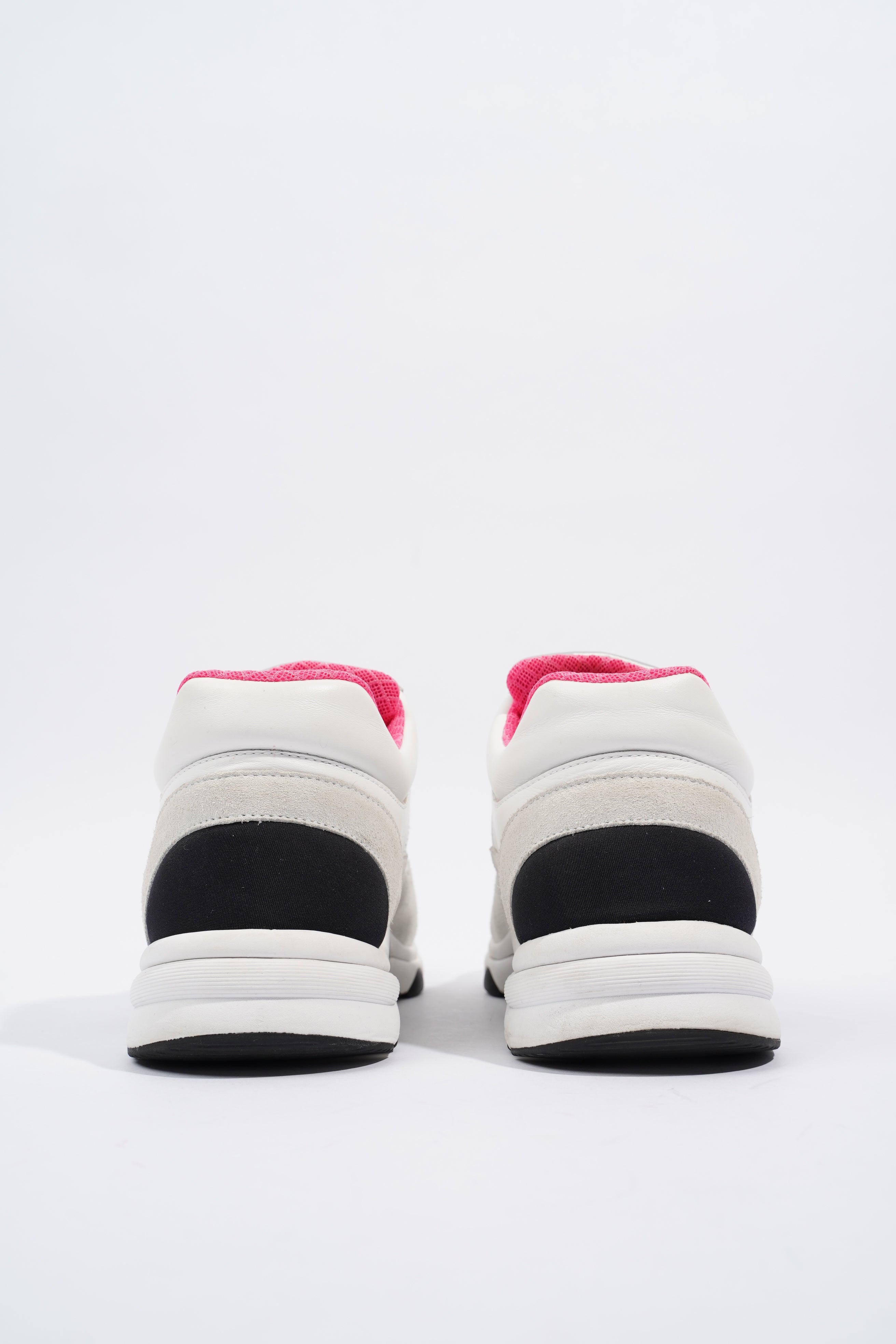 Chanel CC Logo Sneaker White / Silver / Black Suede EU 38.5 UK 5.5