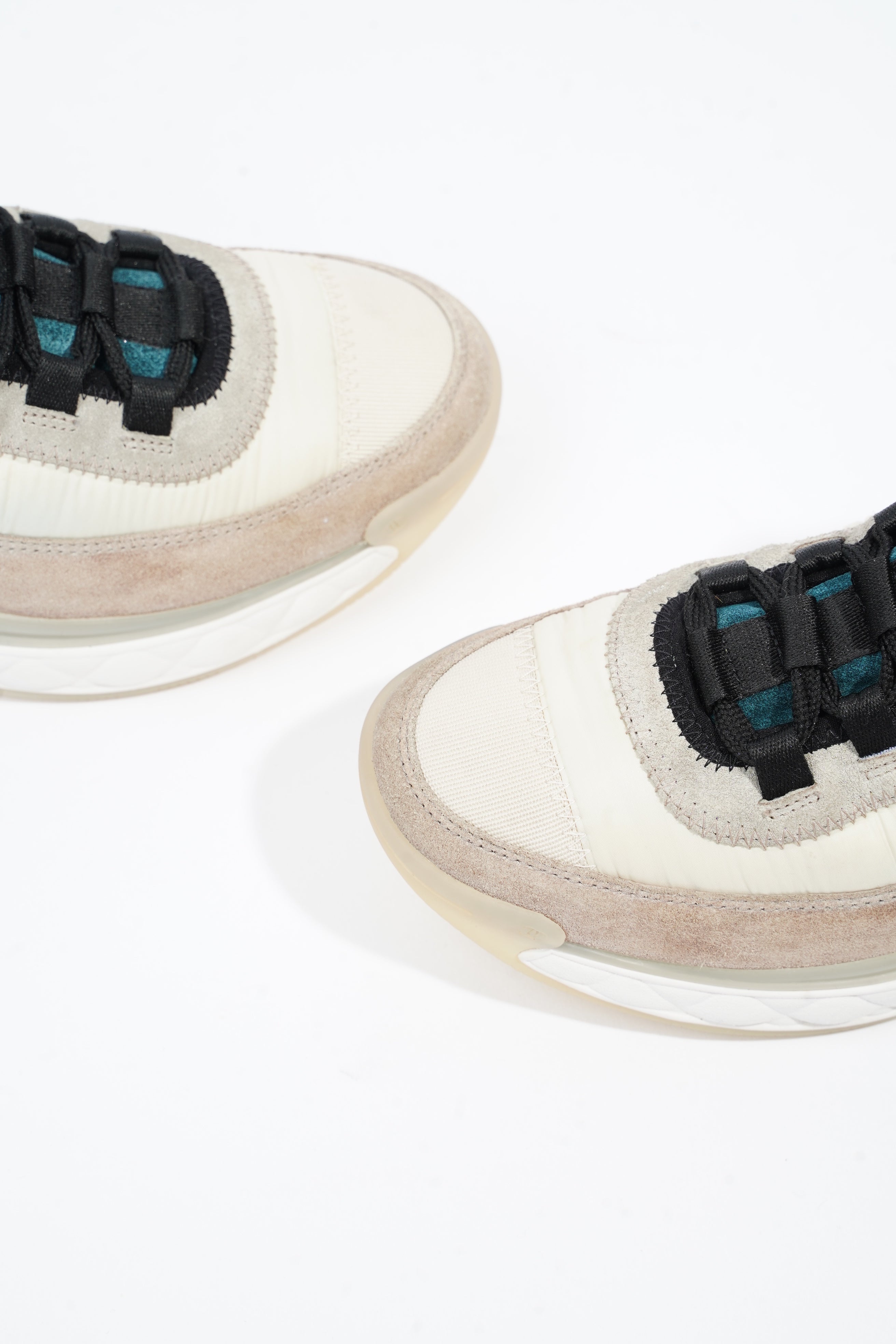 Chanel CC Logo Sneaker White / Beige Suede EU 37 UK 4