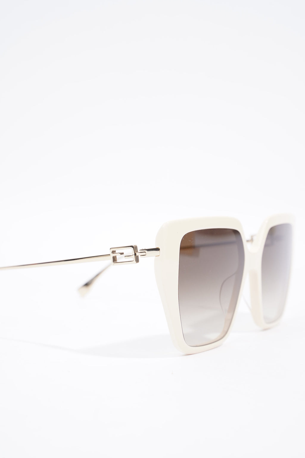 Fendi Baguette Oversized Sunglasses Ivory / Silver Acetate 55mm 18mm