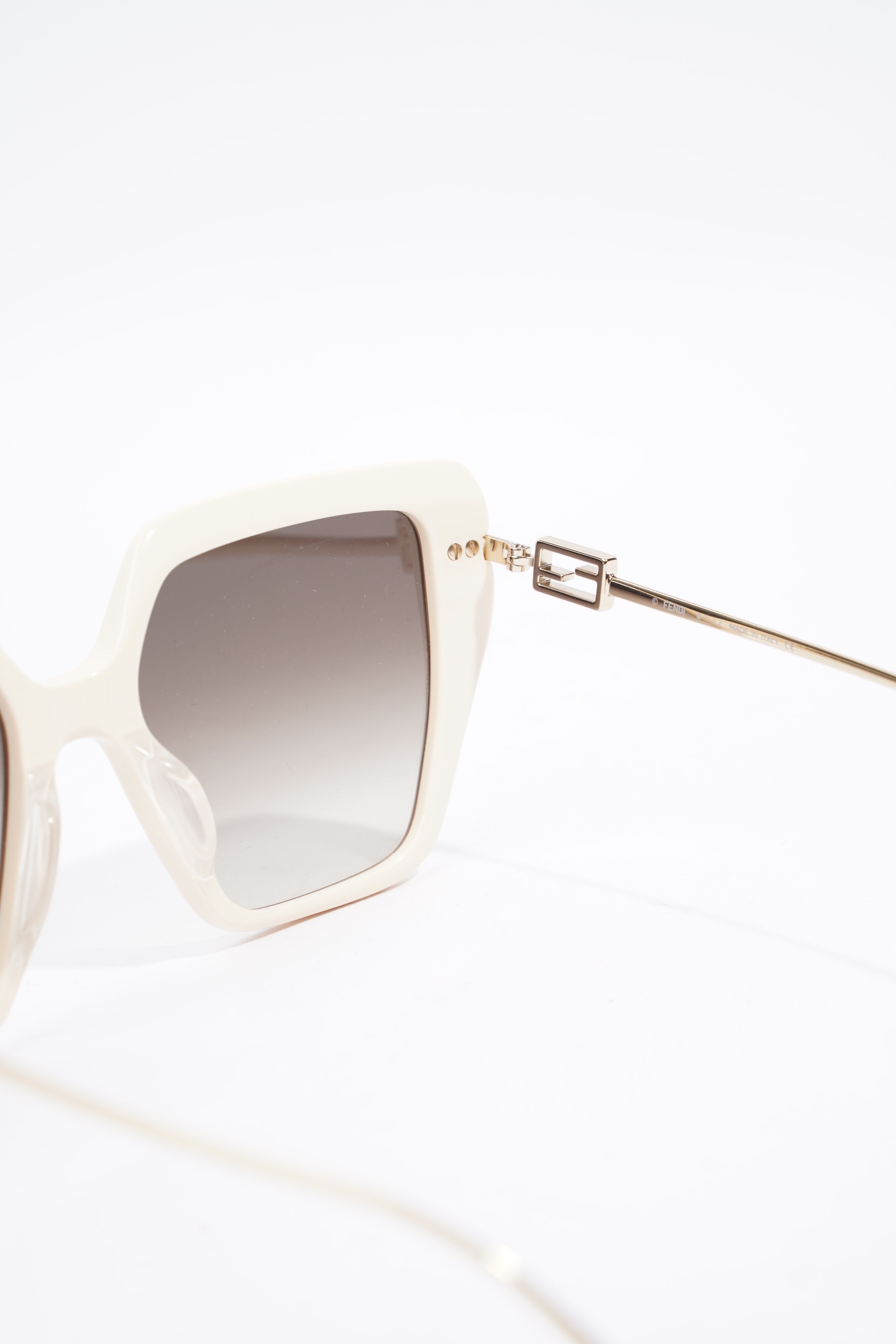 Fendi Baguette Oversized Sunglasses Ivory / Silver Acetate 55mm 18mm