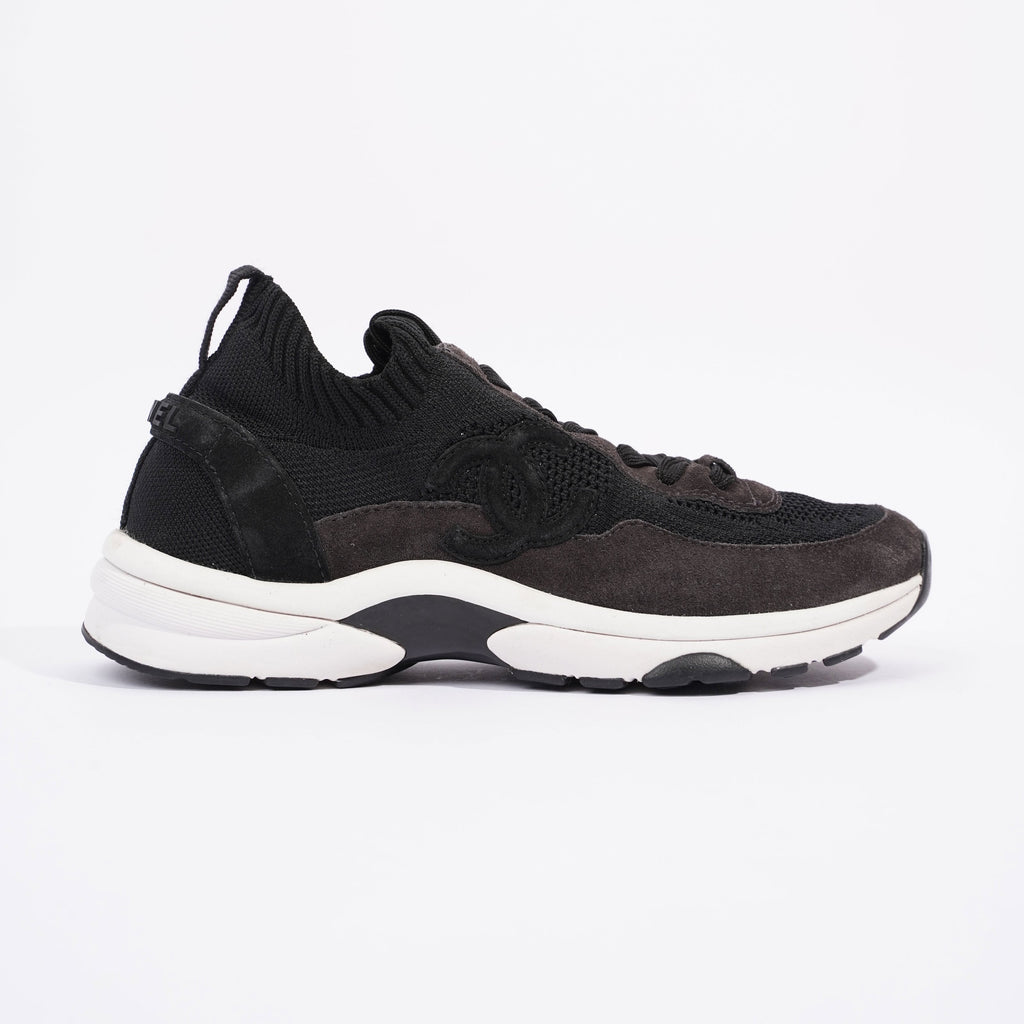 Chanel CC Logo Knit Sneaker Black / White Suede EU 37.5 UK 4.5