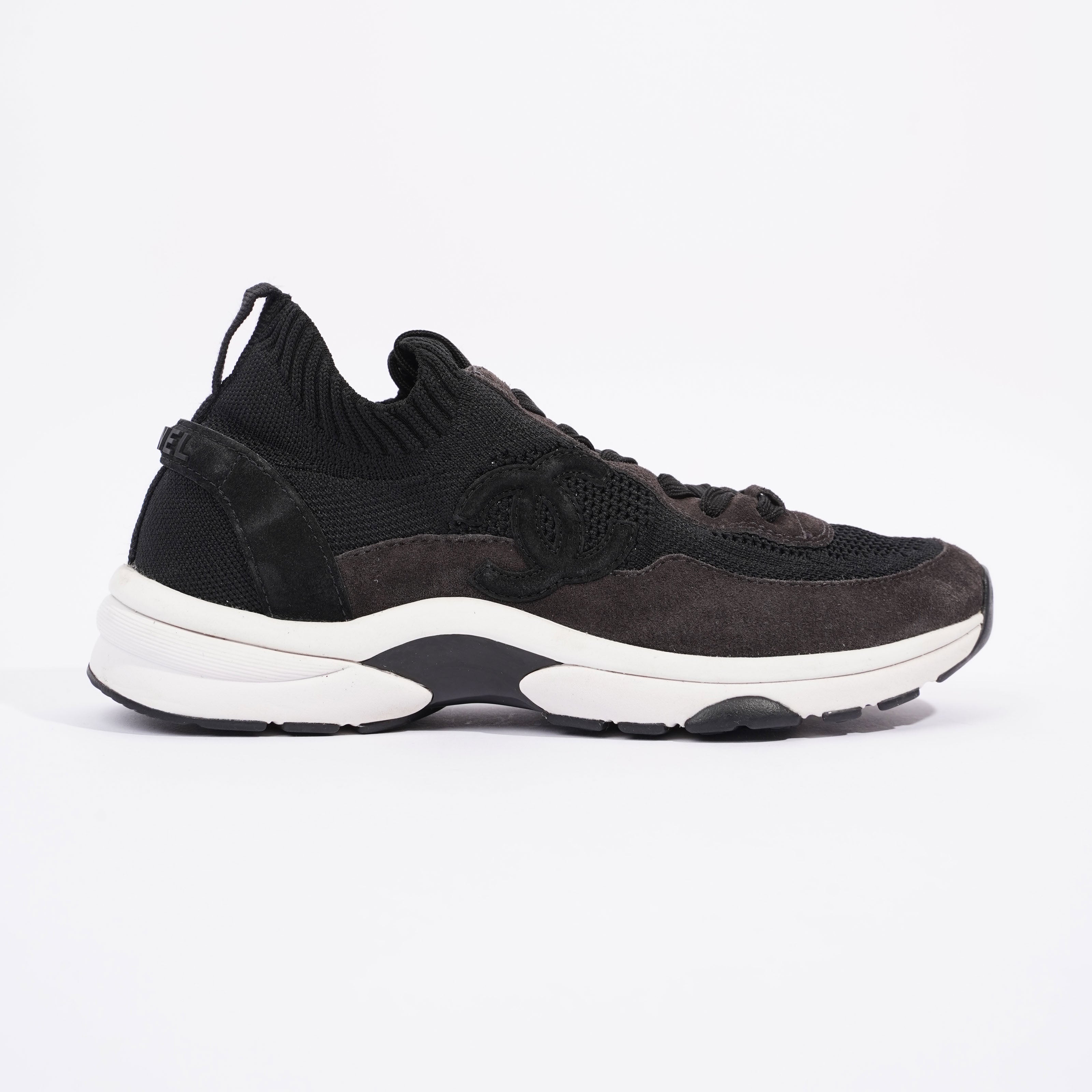 Chanel CC Logo Knit Sneaker Black / White Suede EU 37.5 UK 4.5