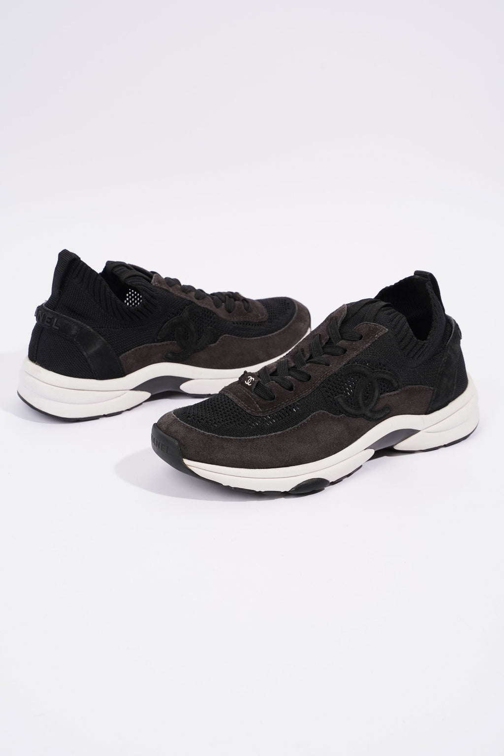 Chanel CC Logo Knit Sneaker Black / White Suede EU 37.5 UK 4.5