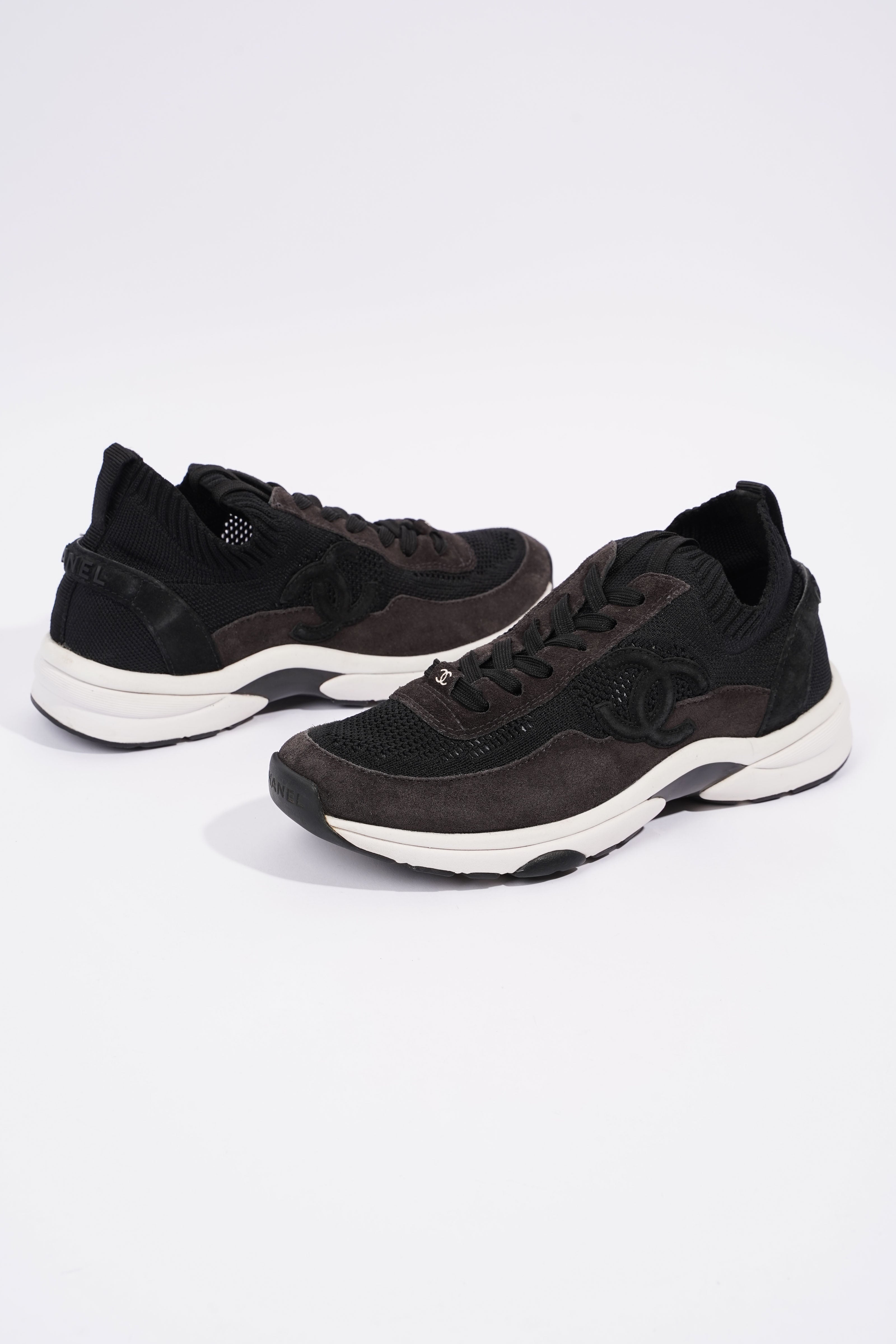 Chanel CC Logo Knit Sneaker Black / White Suede EU 37.5 UK 4.5
