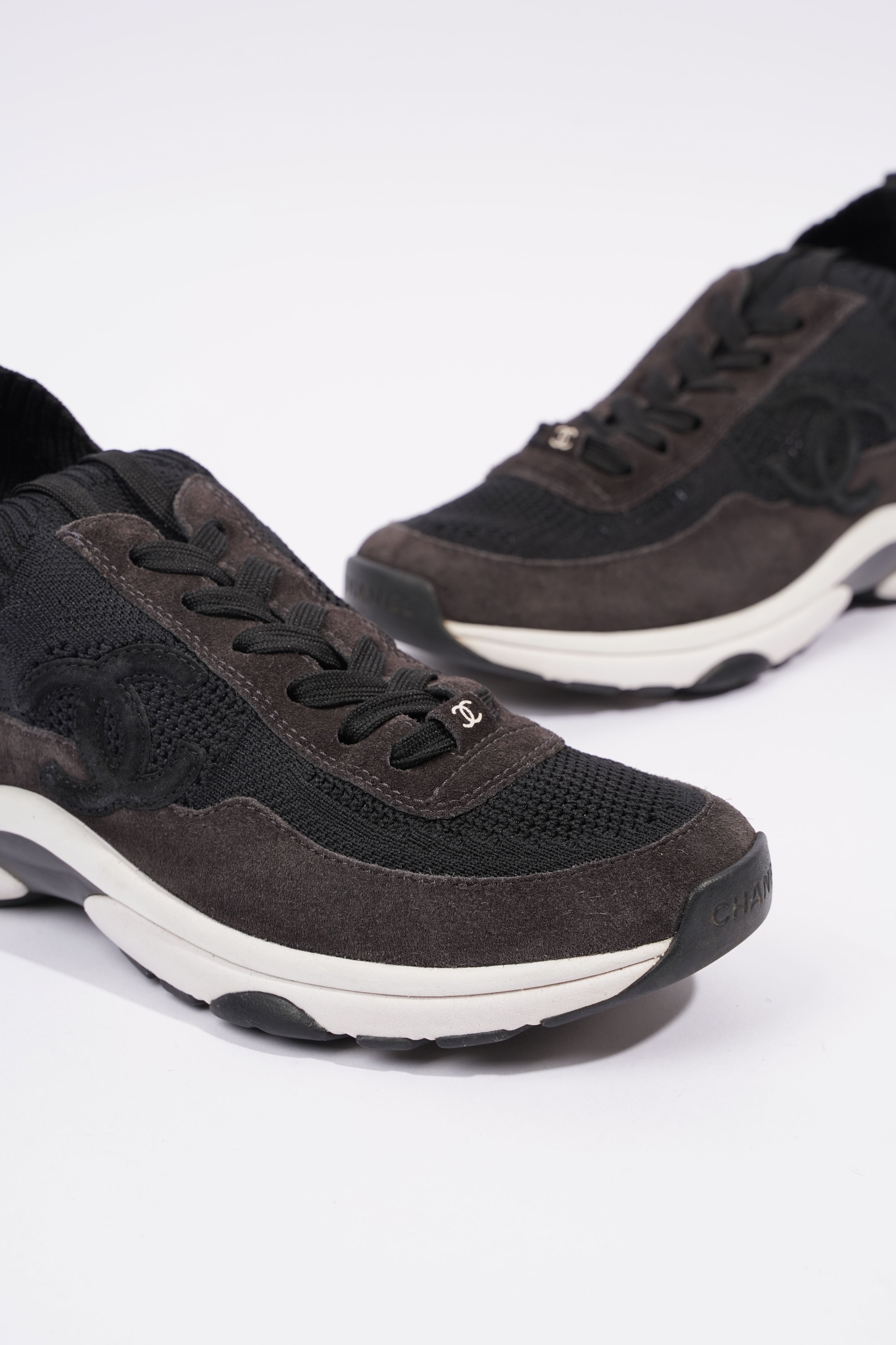 Chanel CC Logo Knit Sneaker Black / White Suede EU 37.5 UK 4.5