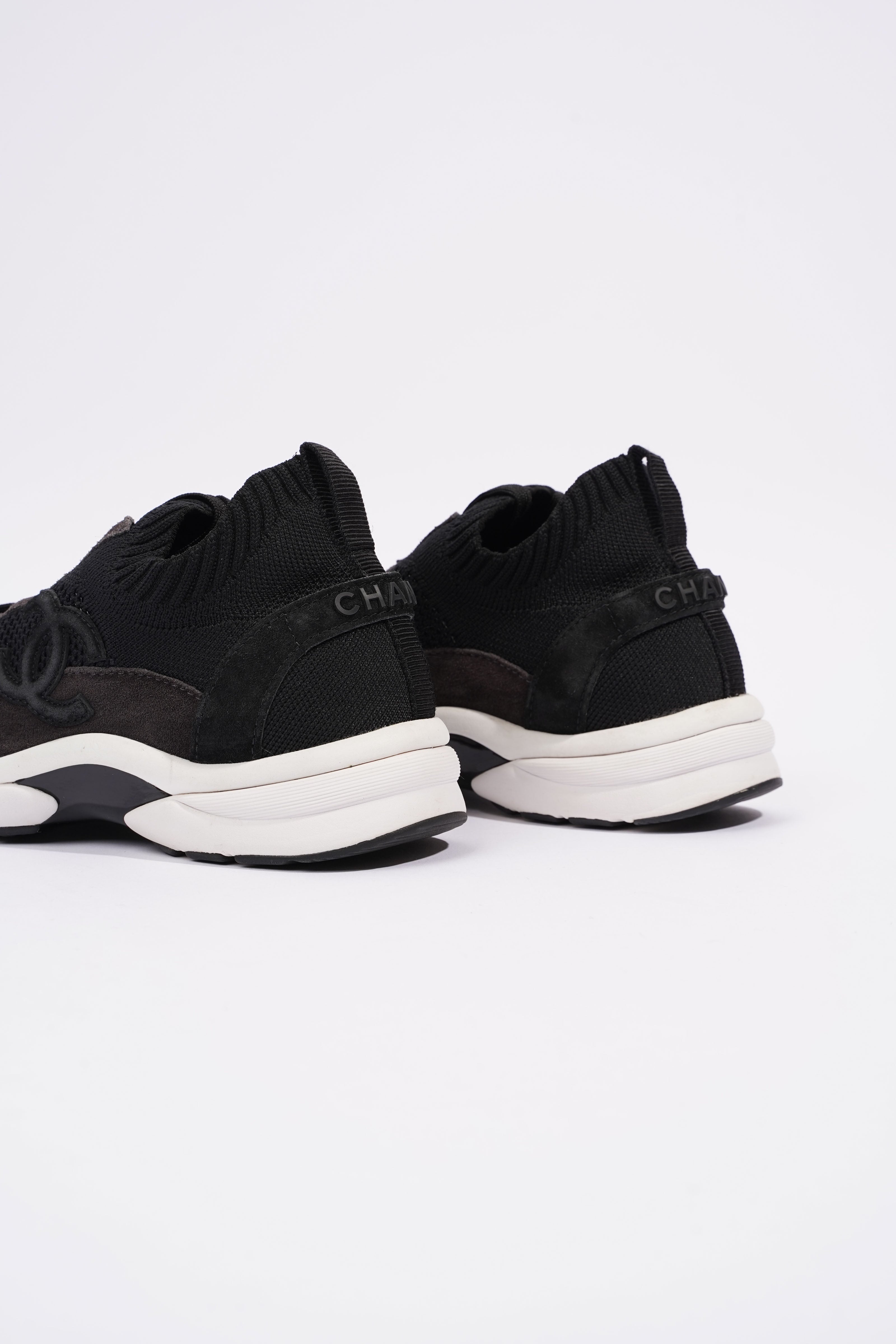 Chanel CC Logo Knit Sneaker Black / White Suede EU 37.5 UK 4.5