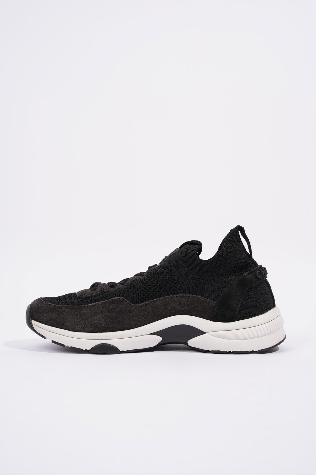 Chanel CC Logo Knit Sneaker Black / White Suede EU 37.5 UK 4.5