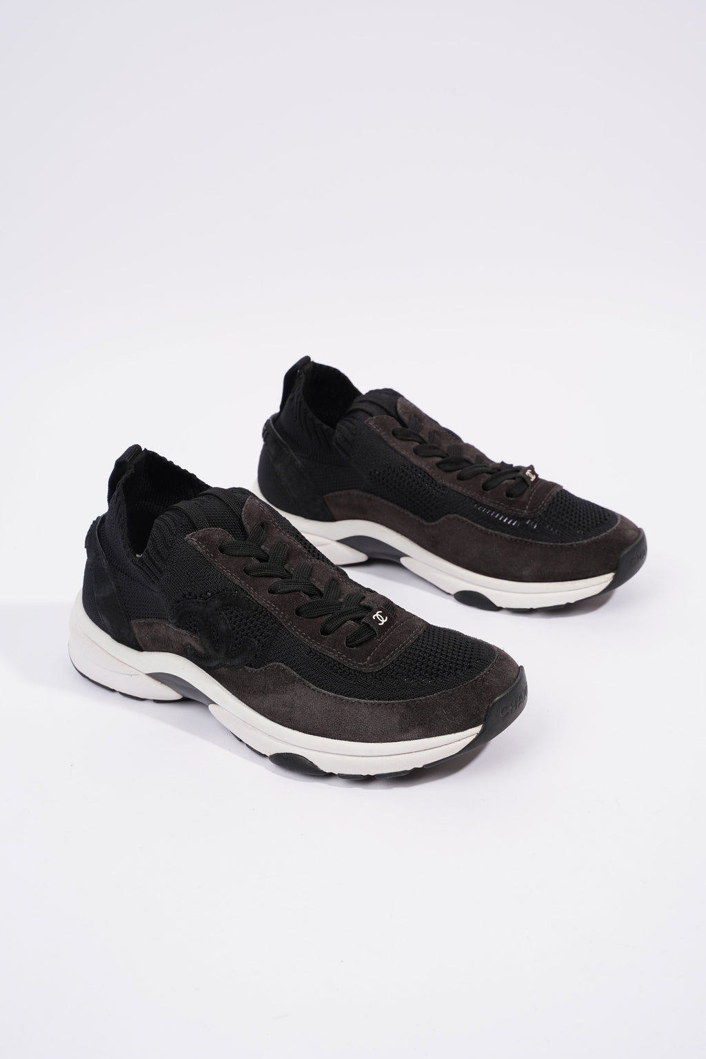 Chanel CC Logo Knit Sneaker Black / White Suede EU 37.5 UK 4.5