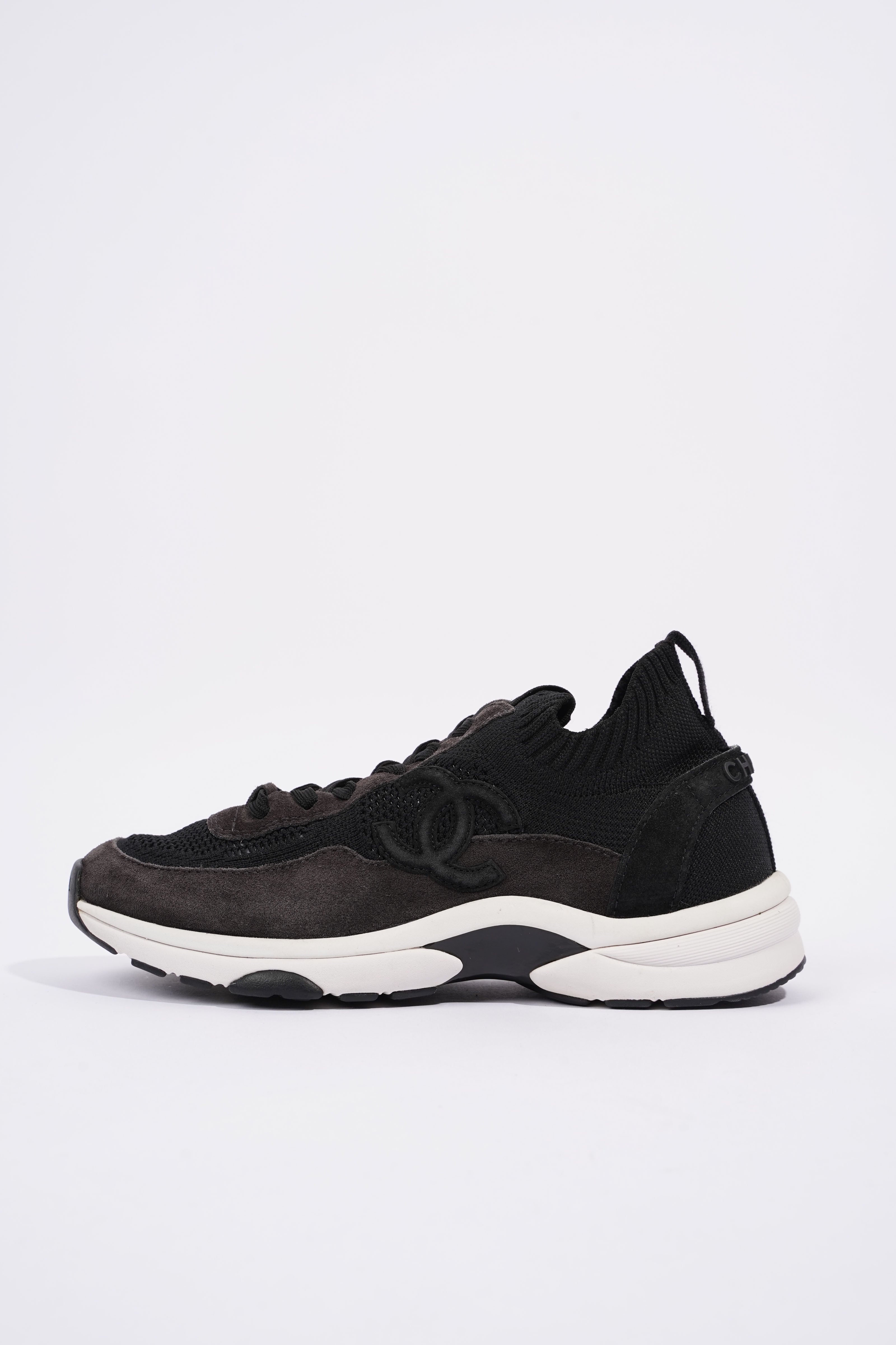 Chanel CC Logo Knit Sneaker Black / White Suede EU 37.5 UK 4.5