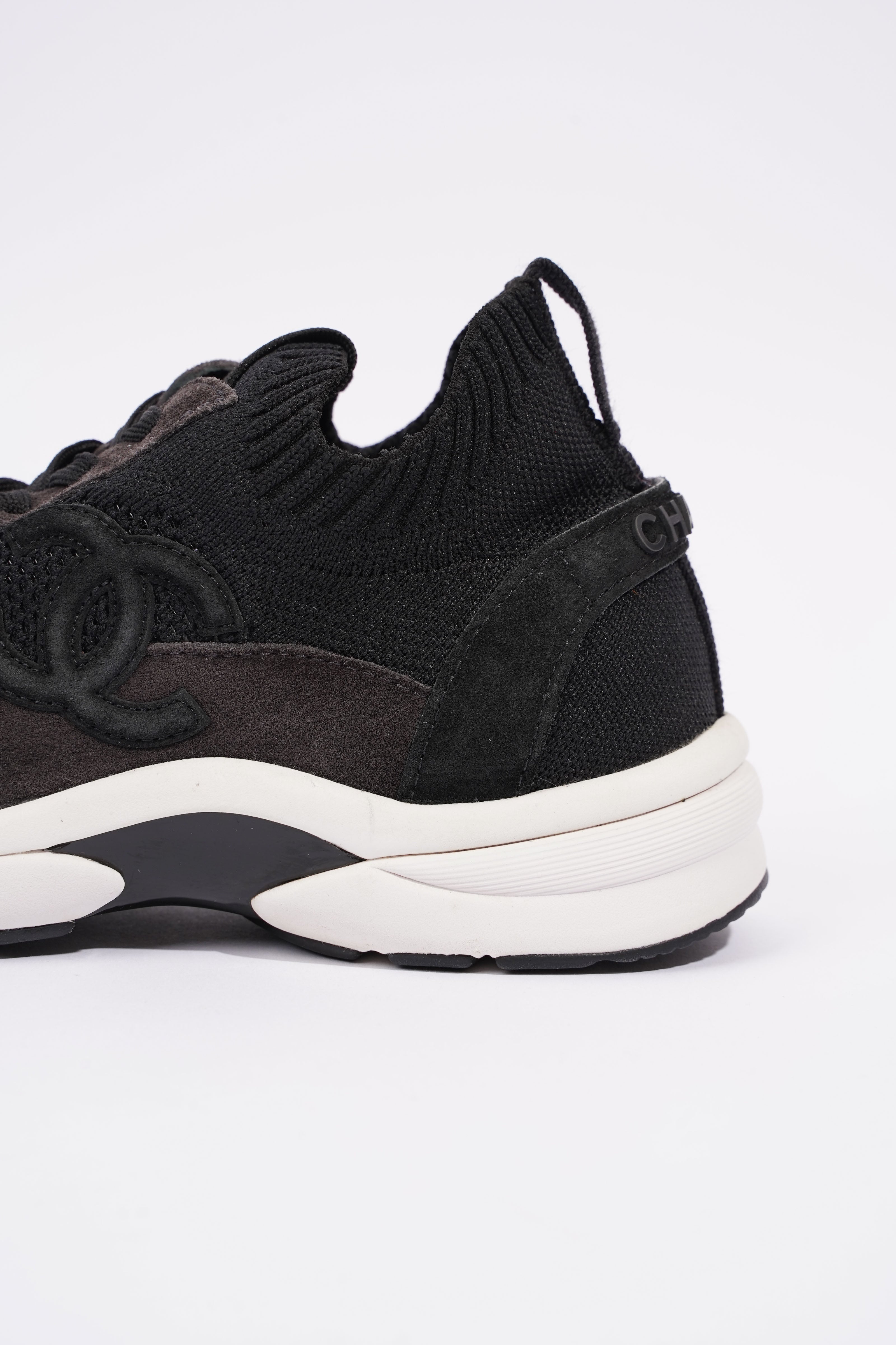 Chanel CC Logo Knit Sneaker Black / White Suede EU 37.5 UK 4.5