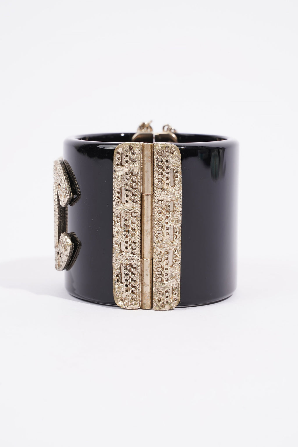 Chanel CC Logo Cuff Black / Gold Resin