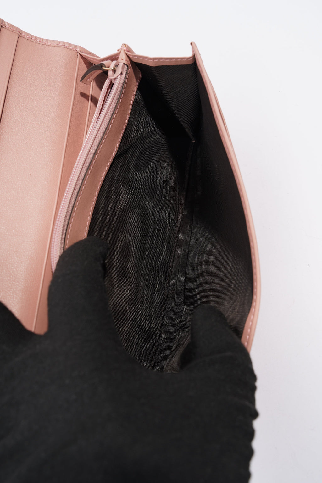 Gucci GG Supreme Long Wallet Pink Leather