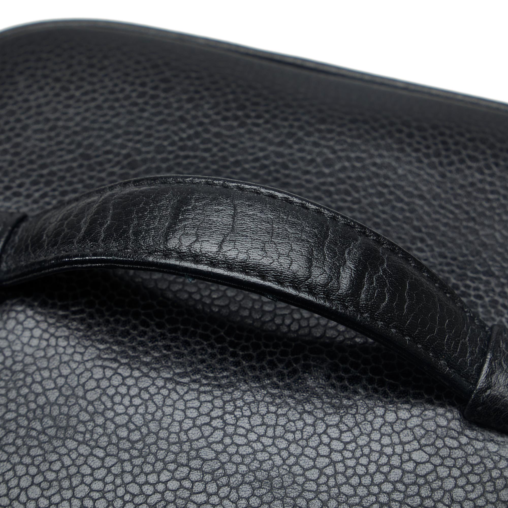 Chanel CC Caviar Vanity Bag (SHG-LL6oEW)