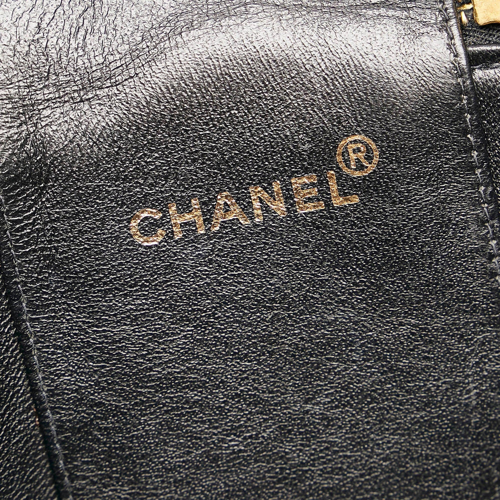 Chanel CC Matelasse Patent Leather Vanity Bag (SHG-34683)