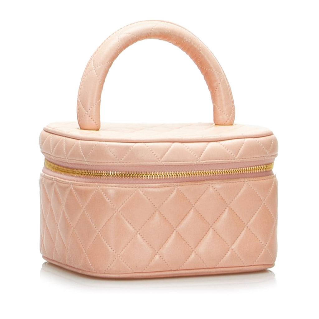 Chanel CC Matelasse Vanity Bag (SHG-0lwtb0)